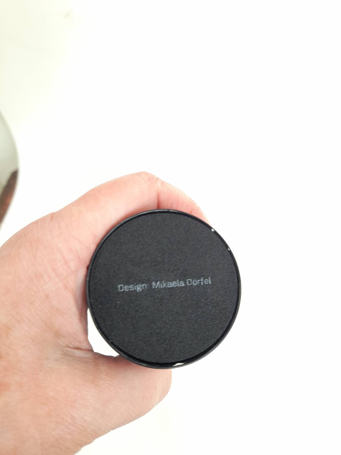 Paire de bougeoirs Tango noir par Mikaela Dörfel pour Menu