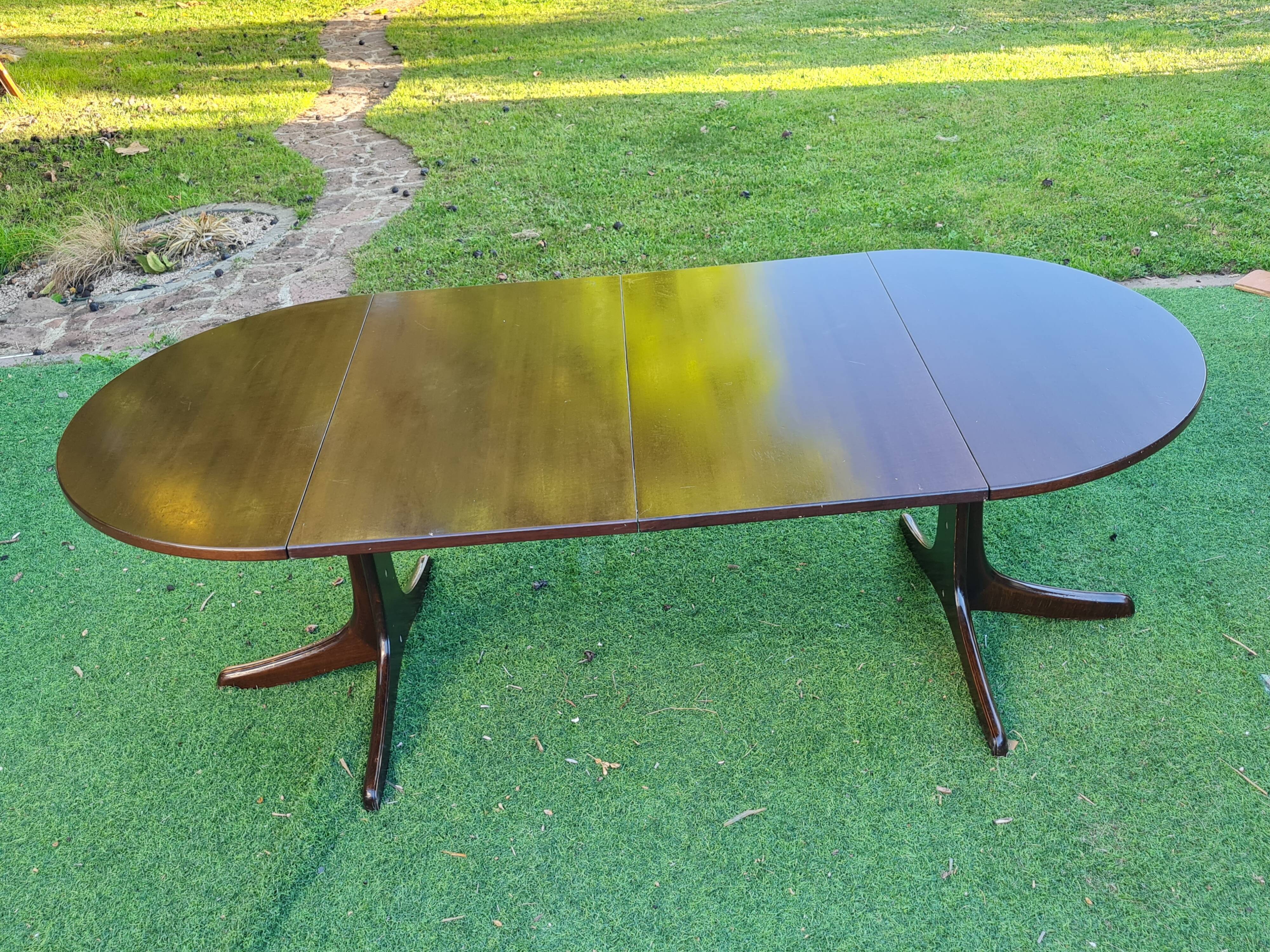 Extendable dining table Thonet