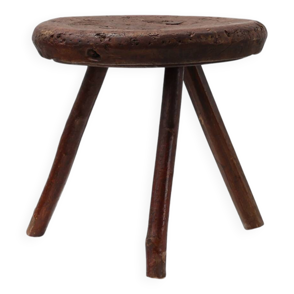 Tabouret tripode rustique en chêne massif de style Wabi Sabi, France vers 1850