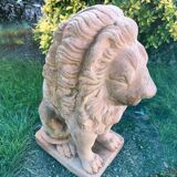 Paire de lion de jardin en terre cuite ancien