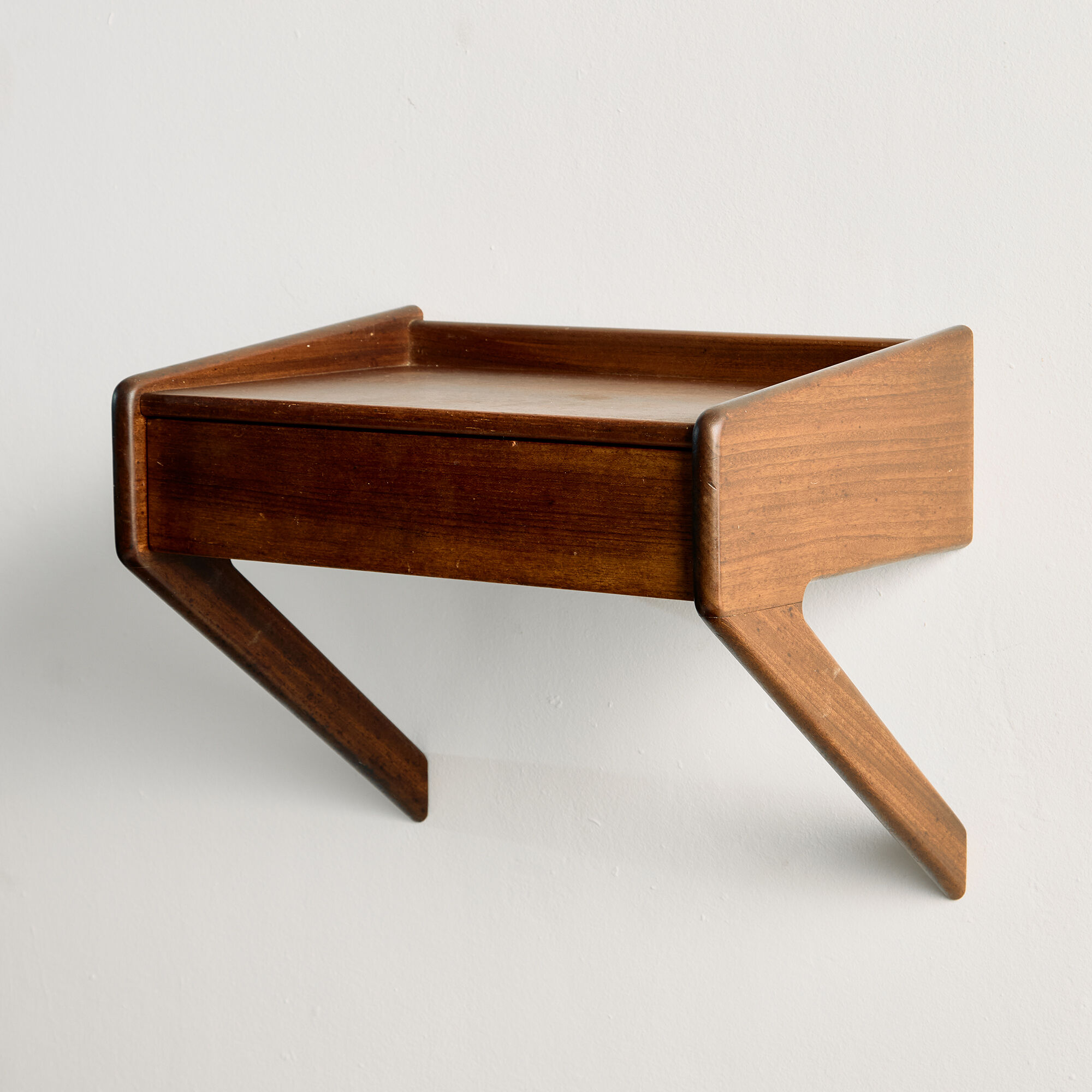 Floating bedside table in teak by Sigfred Omann for Ølholm Møbelfabrik