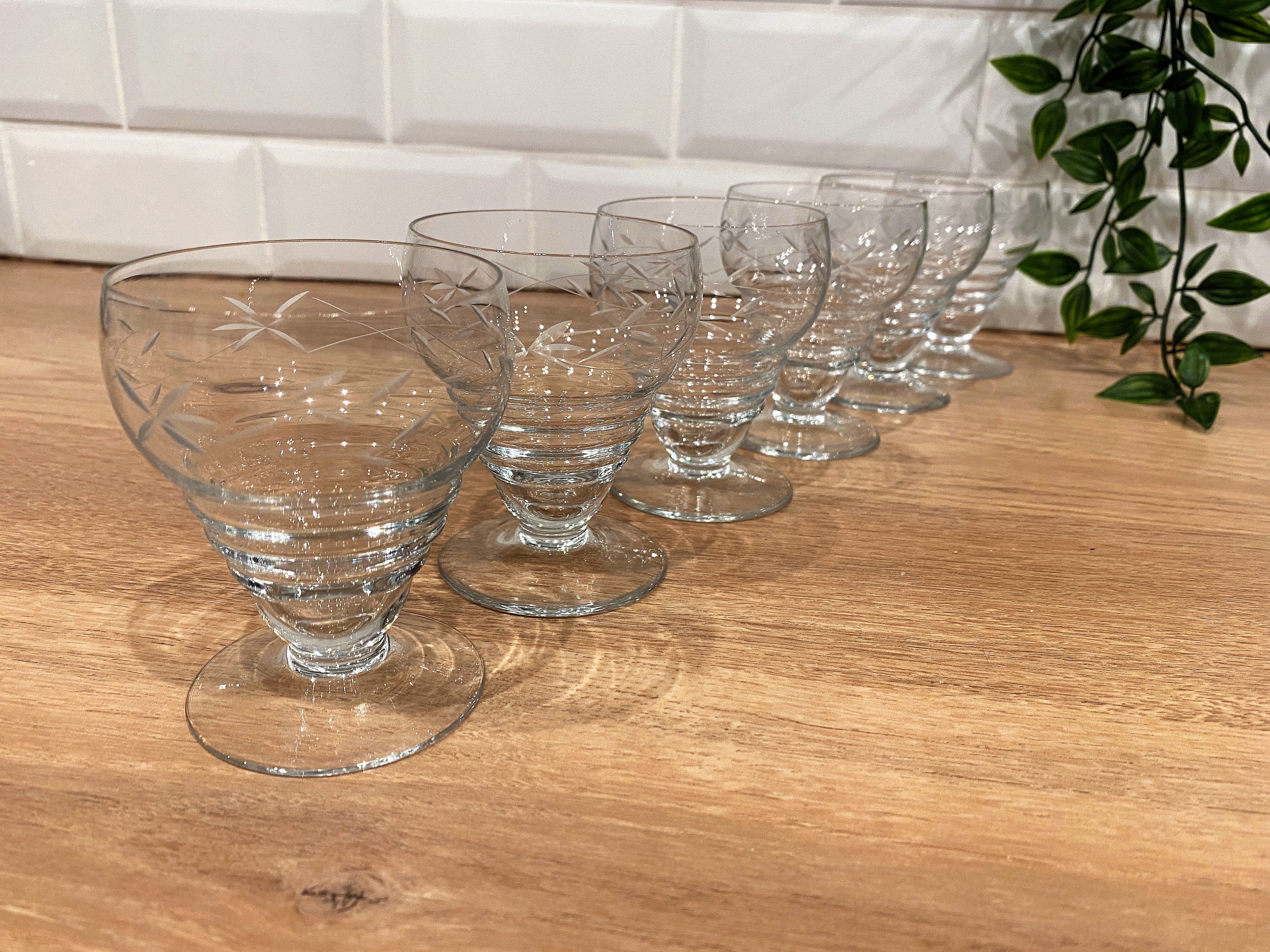 Set of 6 engraved wine glasses
