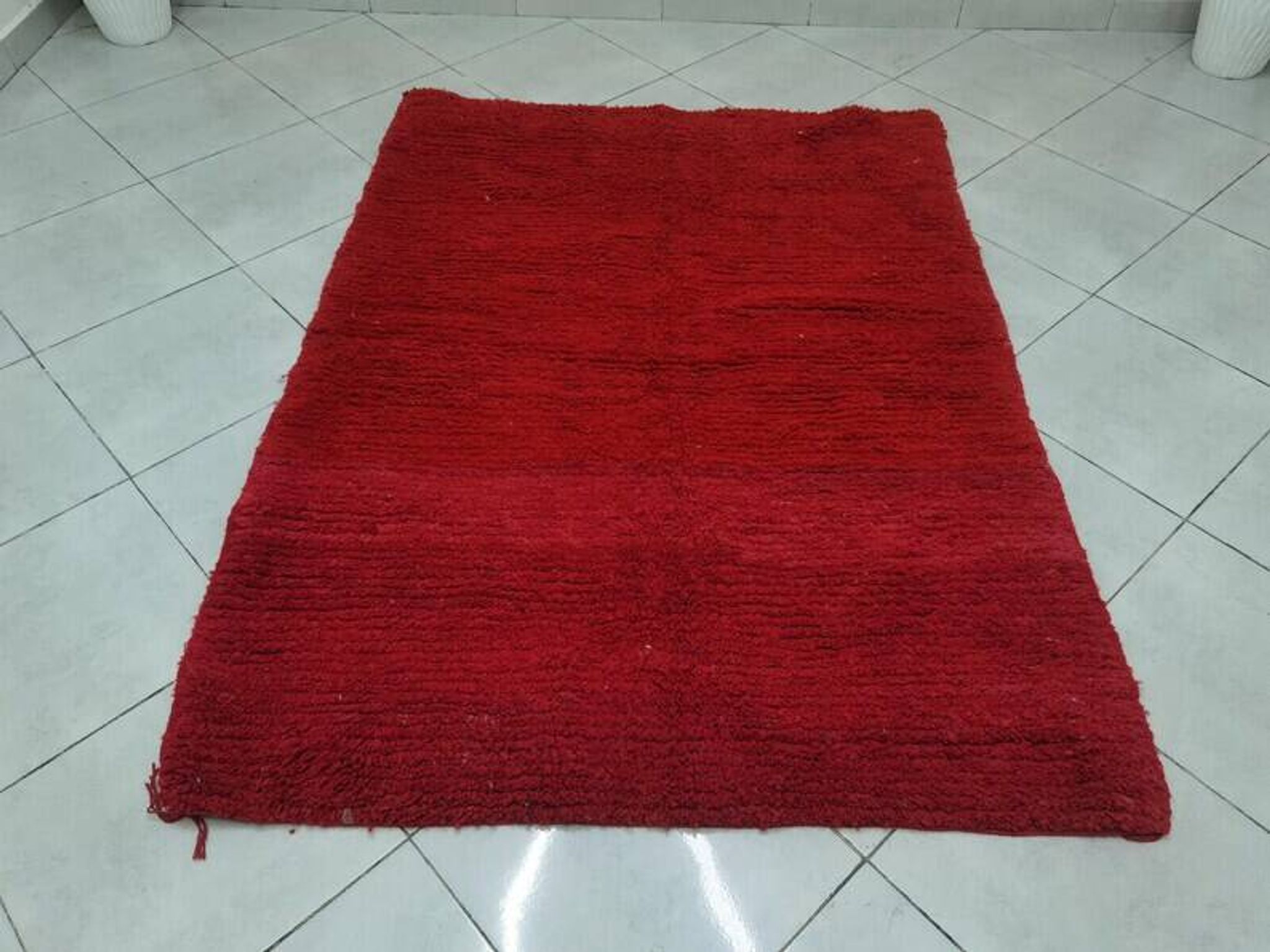 Tapis marocain rouge en laine 250cmx150cm