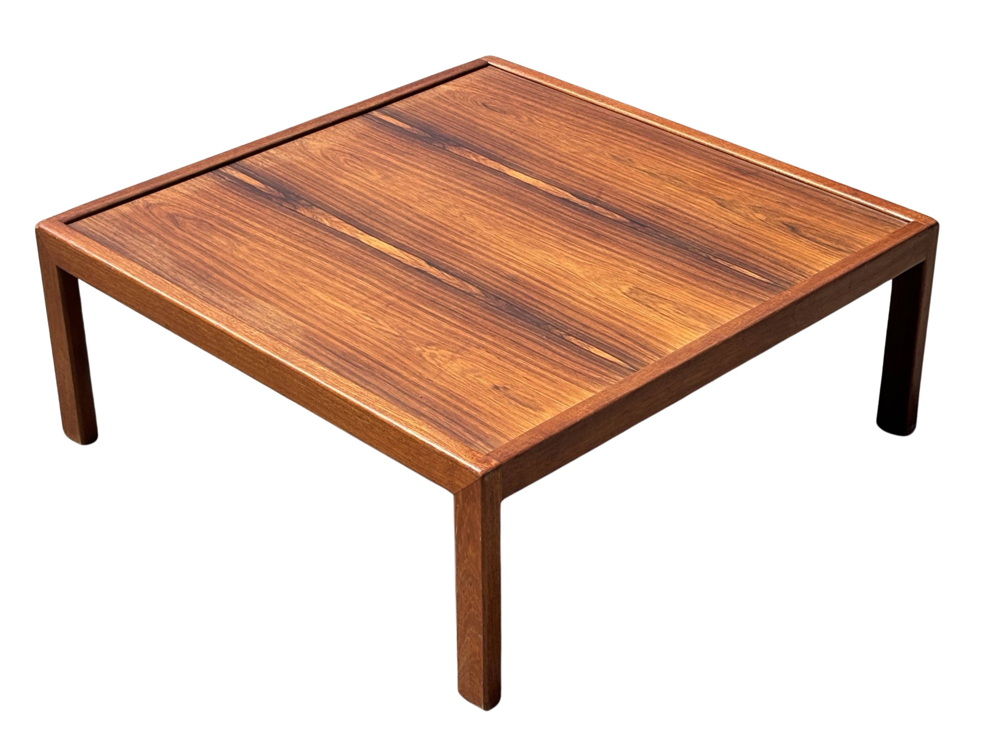 Vintage coffee table rosewood 70's design minimalist