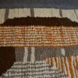 Ecru Moroccan rug with geometric patterns 250cm x 150cm