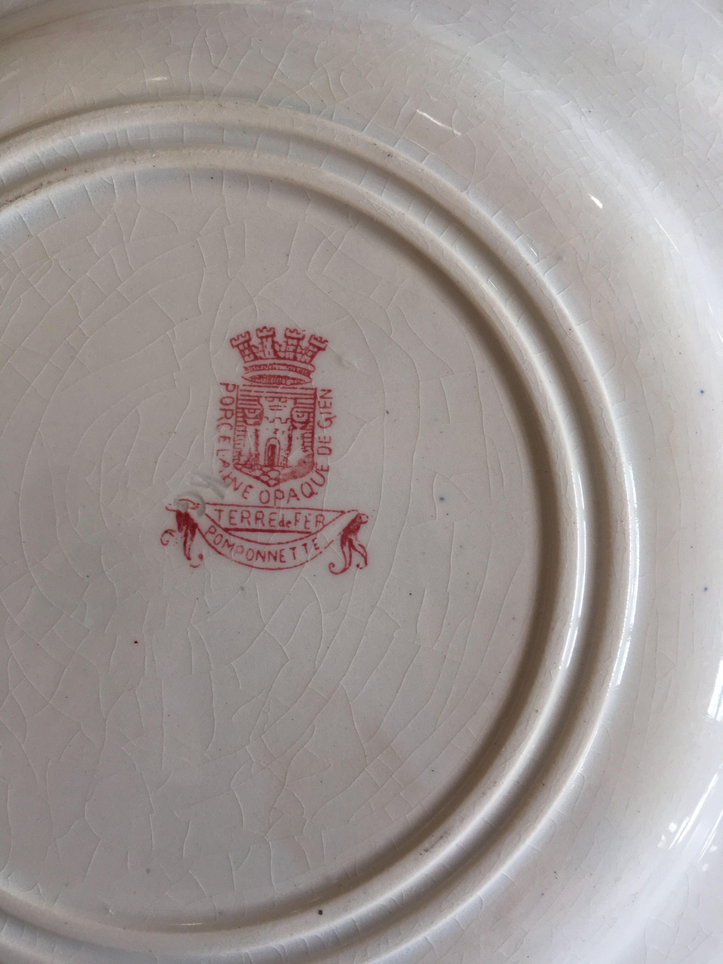 Plate faience of Gien to rose Pomponette design