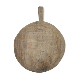 Old round pizza cutting board