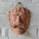 2 masques en terre cuite fabriqués en Grèce vintage