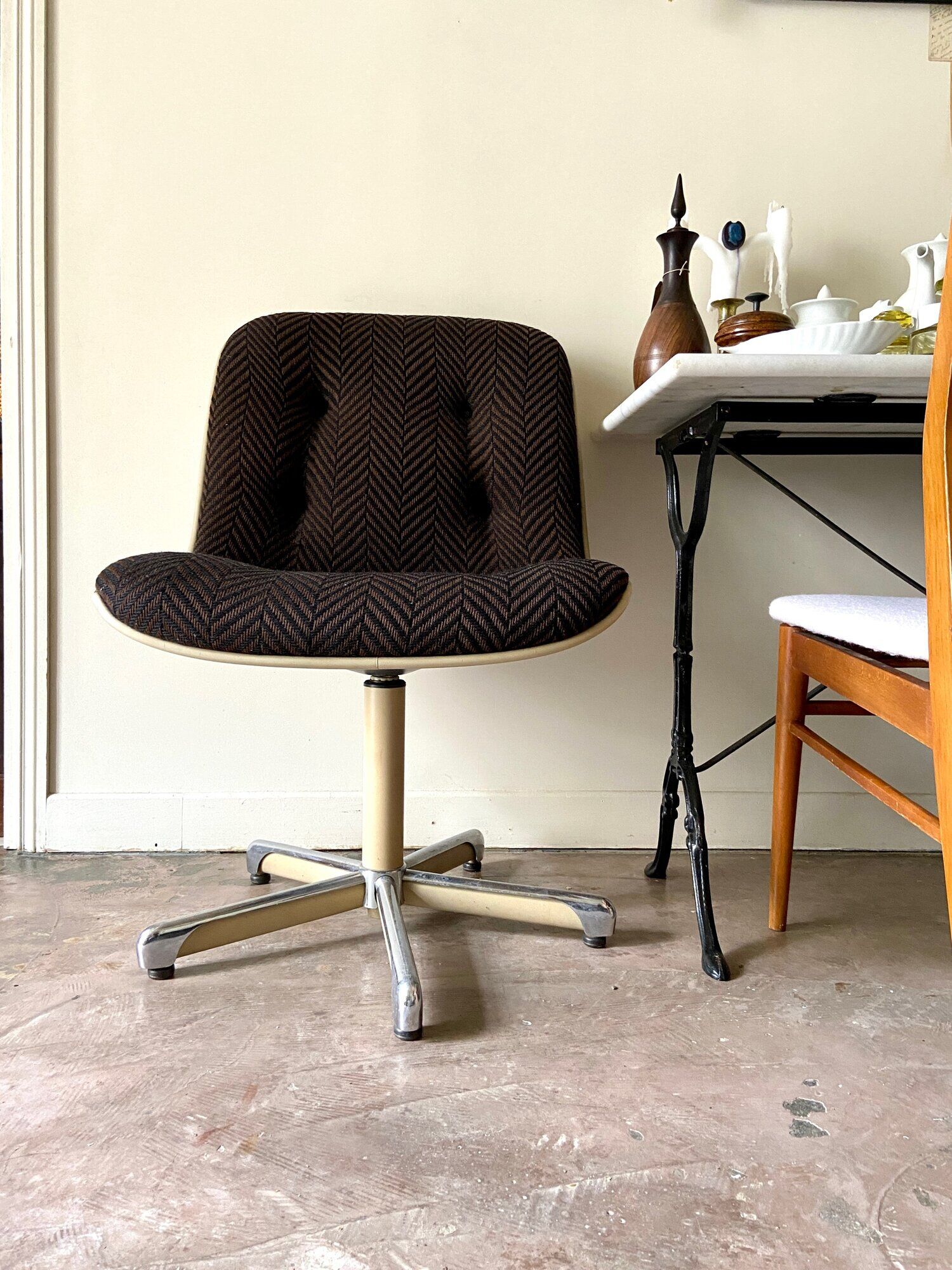 Strafor armchair in beige plastic and brown herringbone wool 1960s'