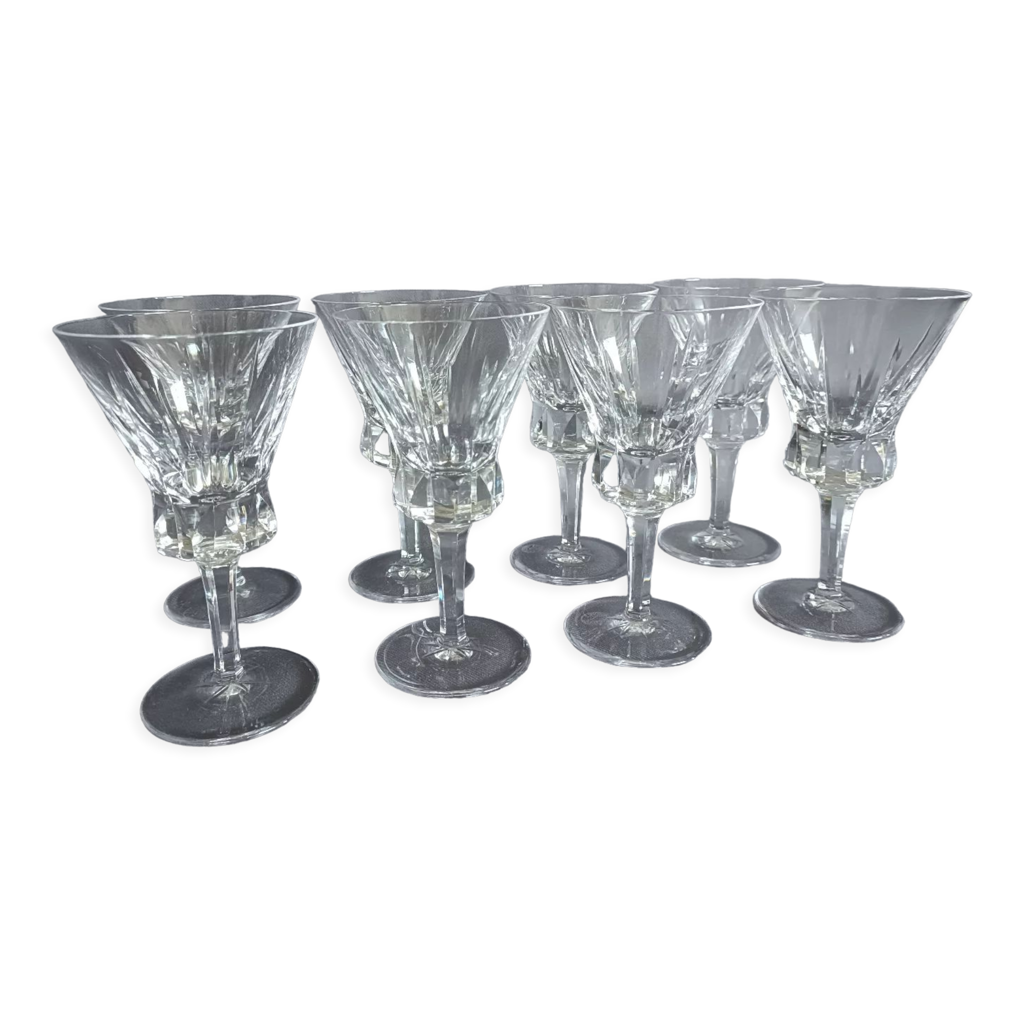 Série de 8 verres à vin blanc en cristal de Bayel