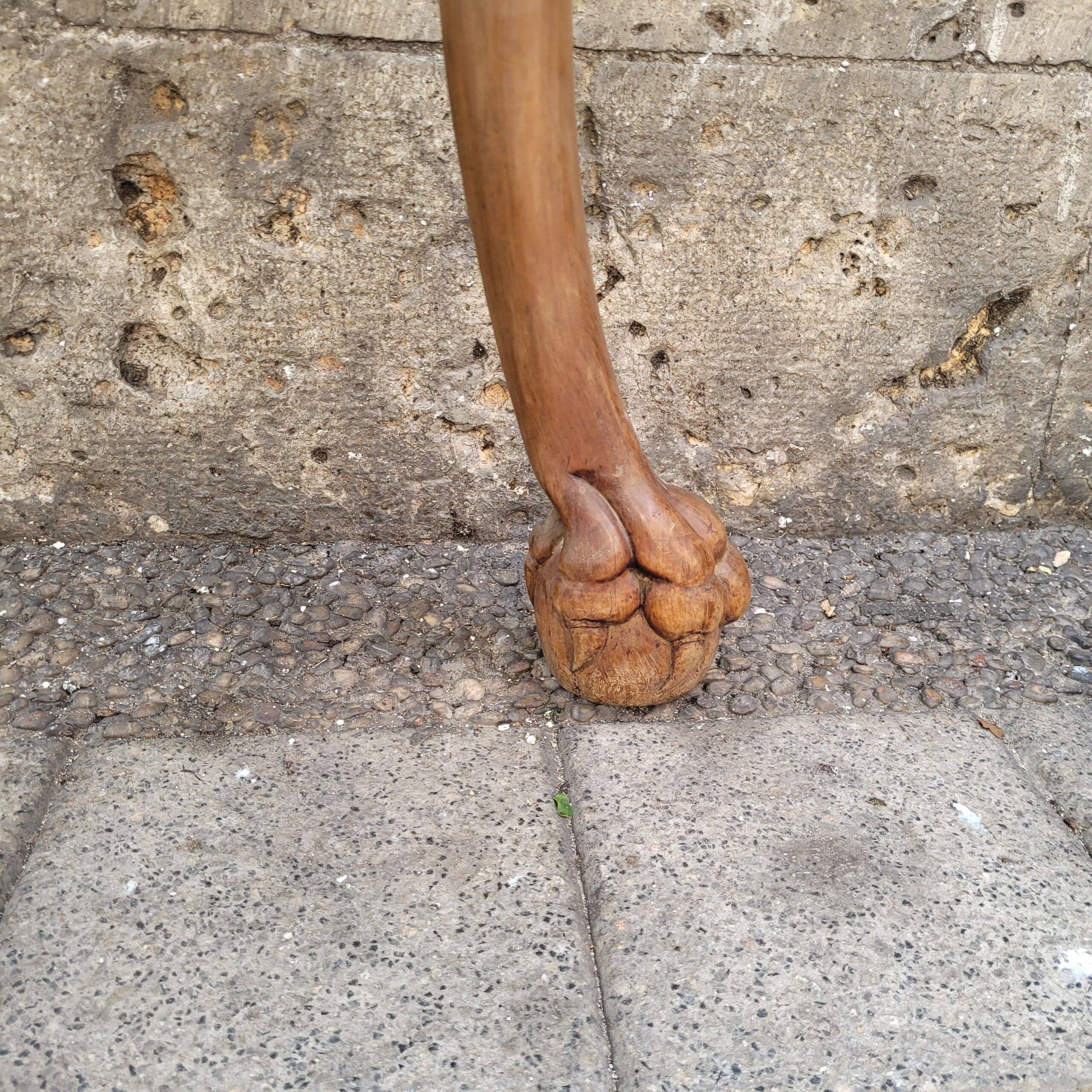 Half-moon console "Yueyazhuo", Huanghuali wood, Qing dynasty, circa 1790 – China
