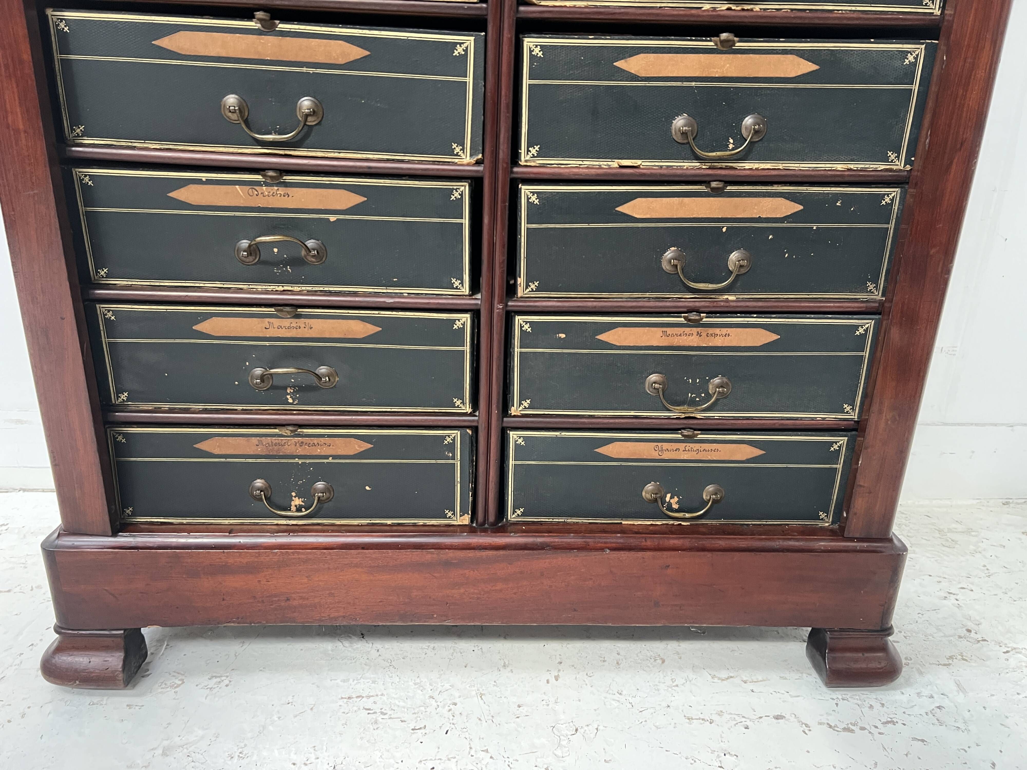 Louis Philippe period cabinet in mahogany veneer, 19th century.