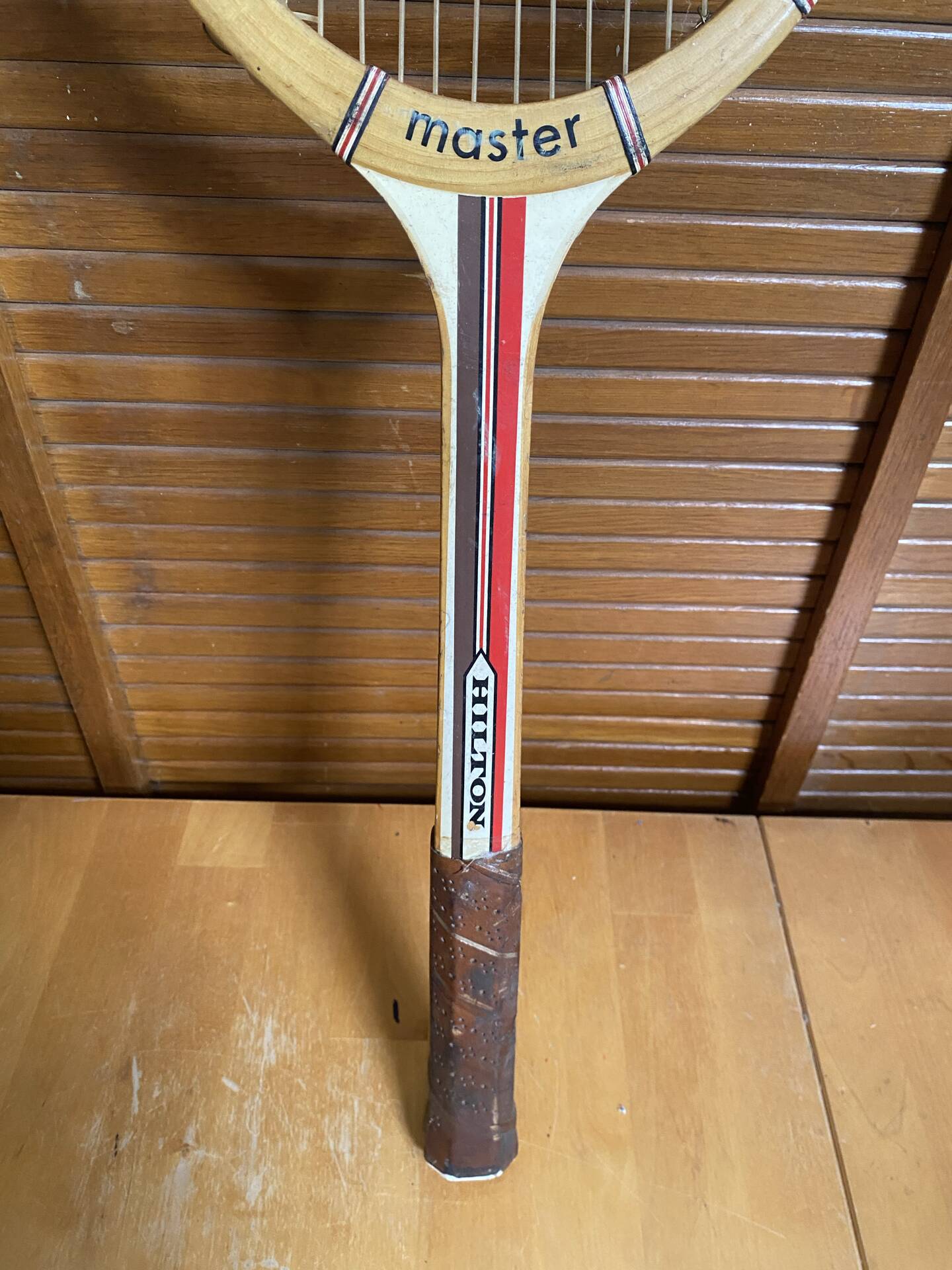 Vintage tennis racket hilton master wood + vintage cover