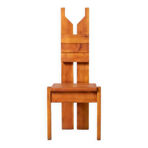 1 des 18 chaises de salle