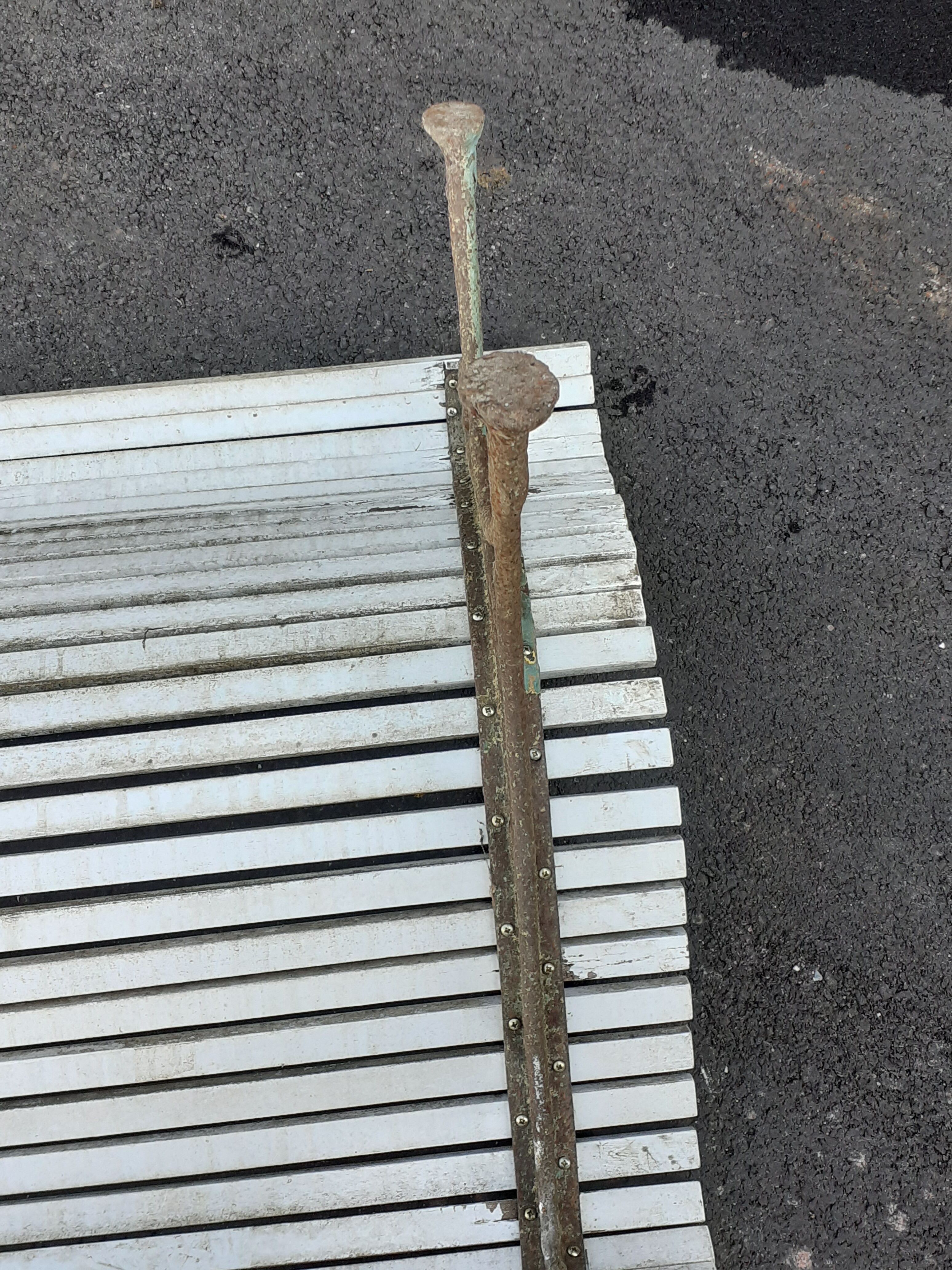 Banc de jardin avec pieds en  fonte
