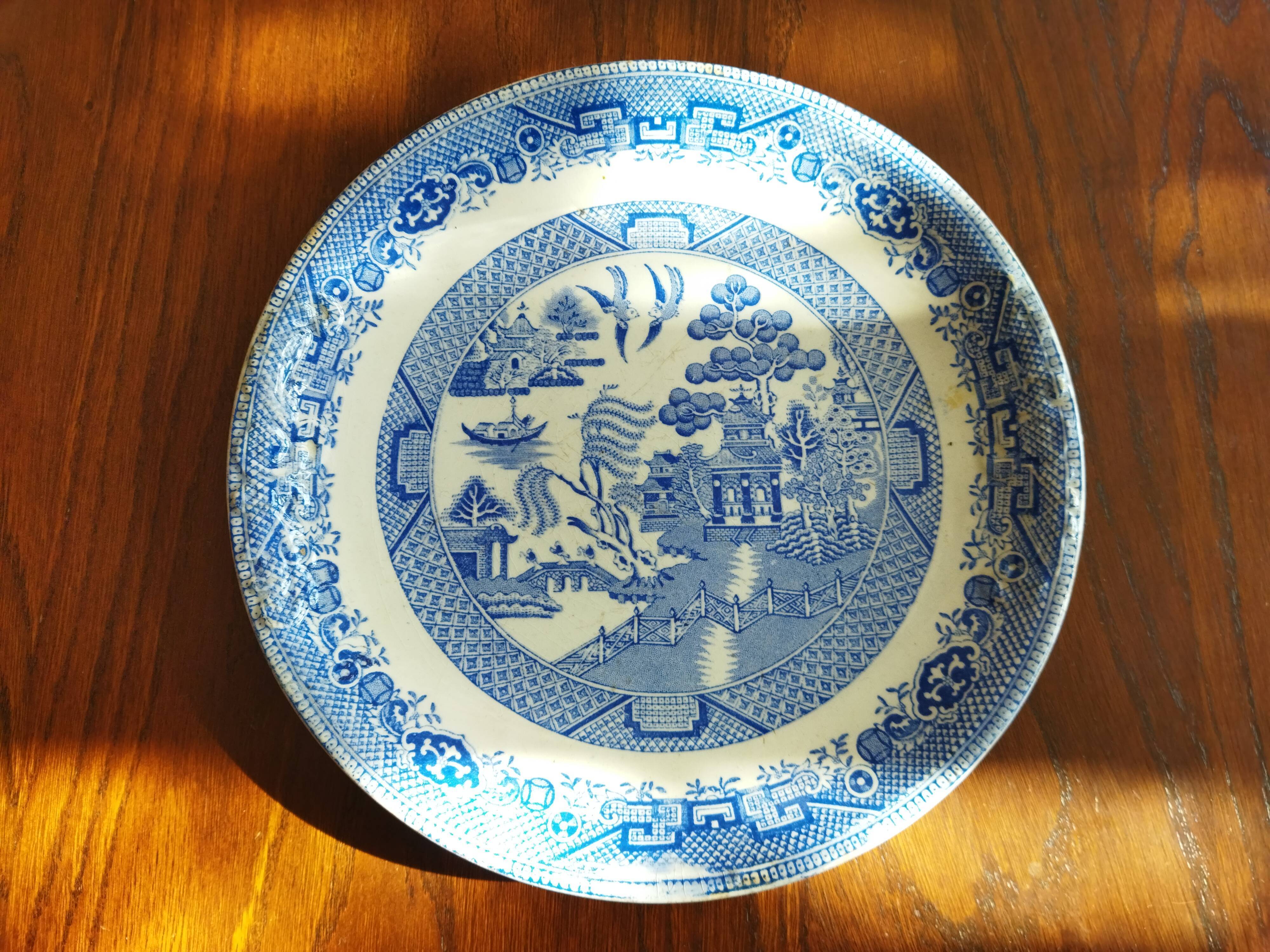 Six blue & white plates Gien, Villeroy & Boch, Sarreguemines, W.Adams (Tunstall) and K&G Luneville