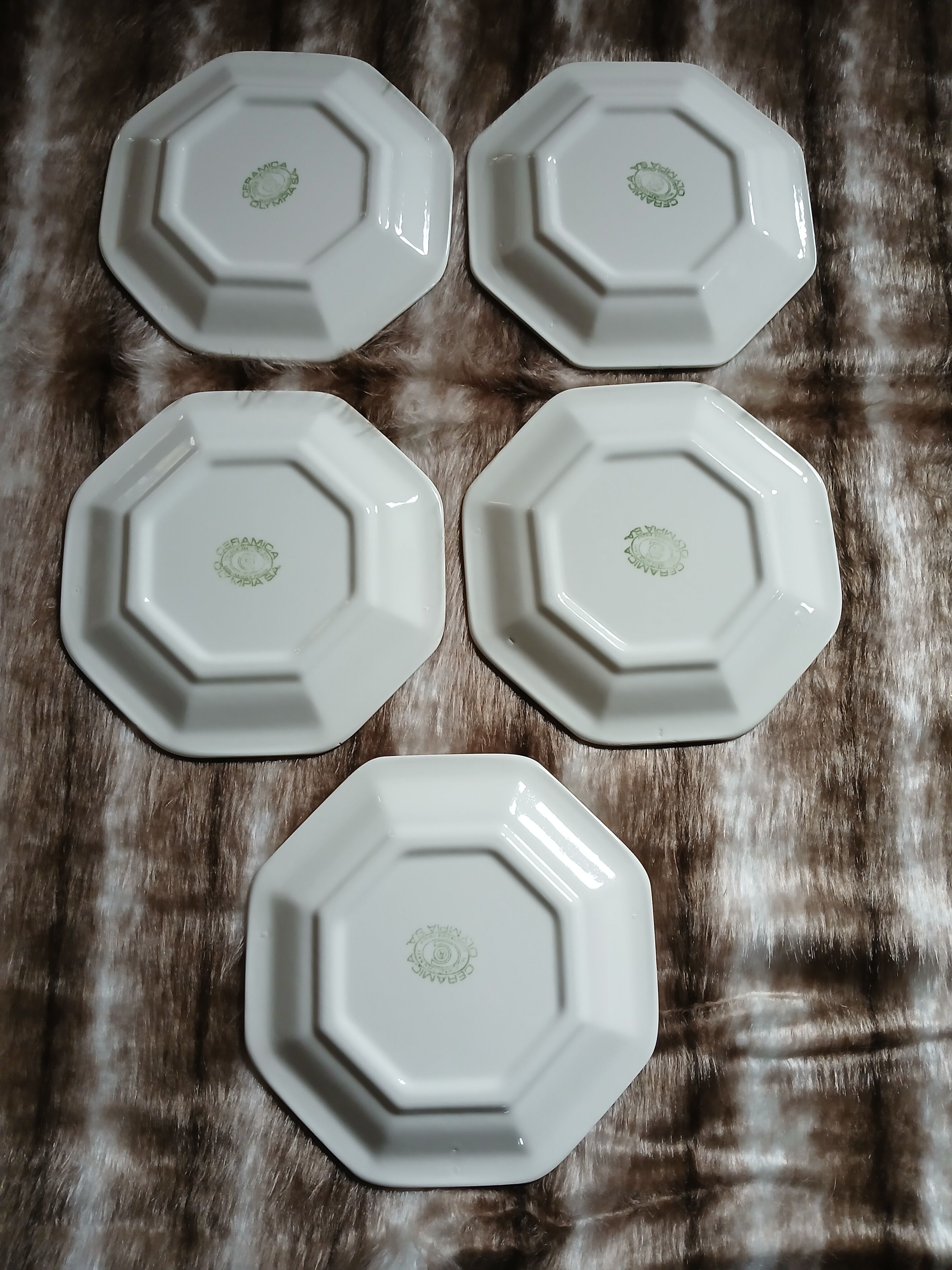 5 vintage dinner plates
