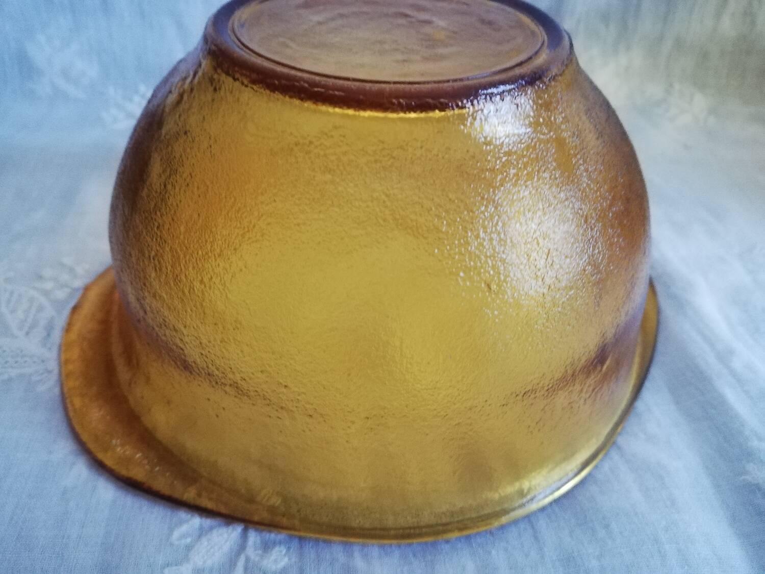 Vintage ear bowl duo
