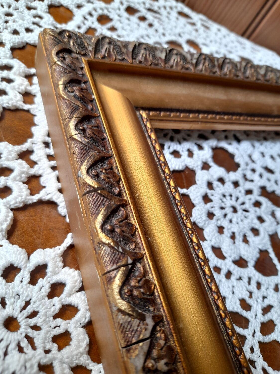 Wall frame molding and gilding