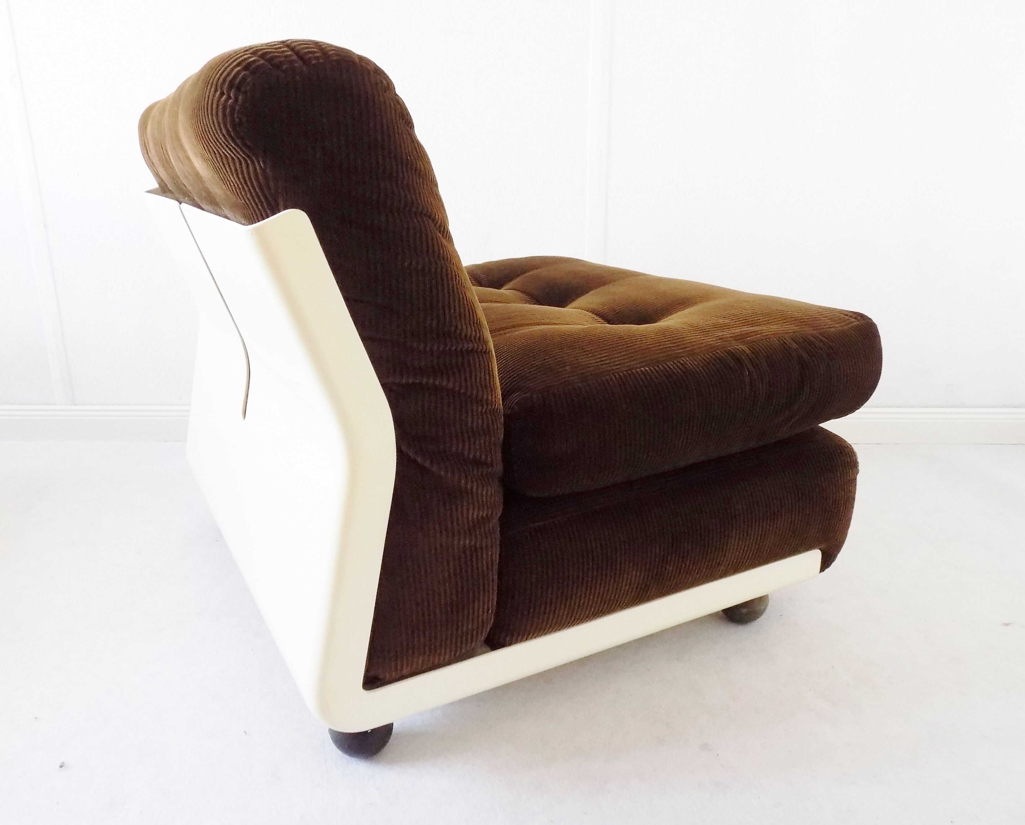 Pair of Amanta chairs by Mario Bellini for C&B Italia