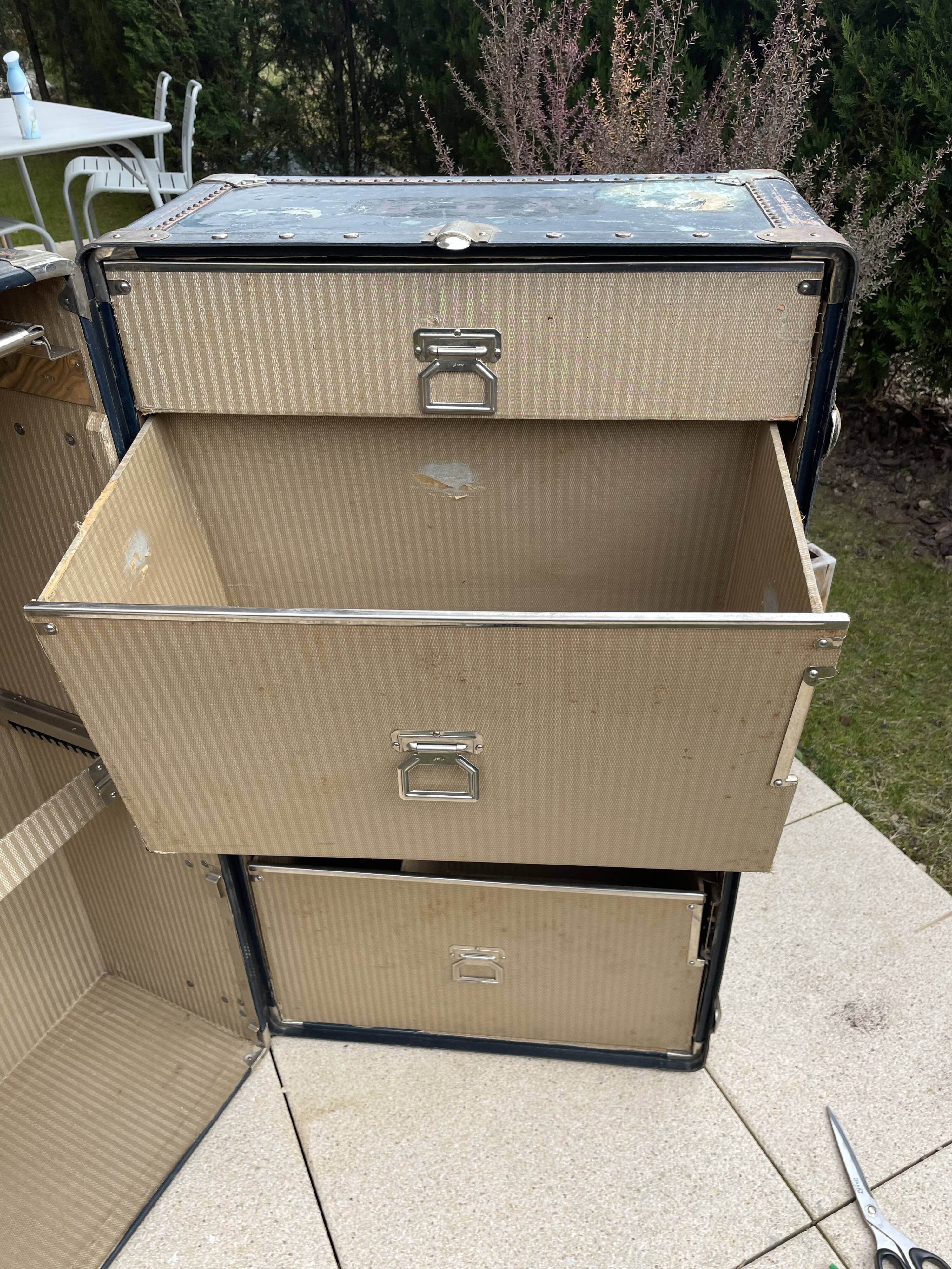 Trunk cabin/Trunk cabinet "Ermett"