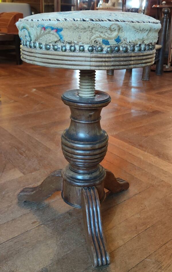 Ancien tabouret de piano