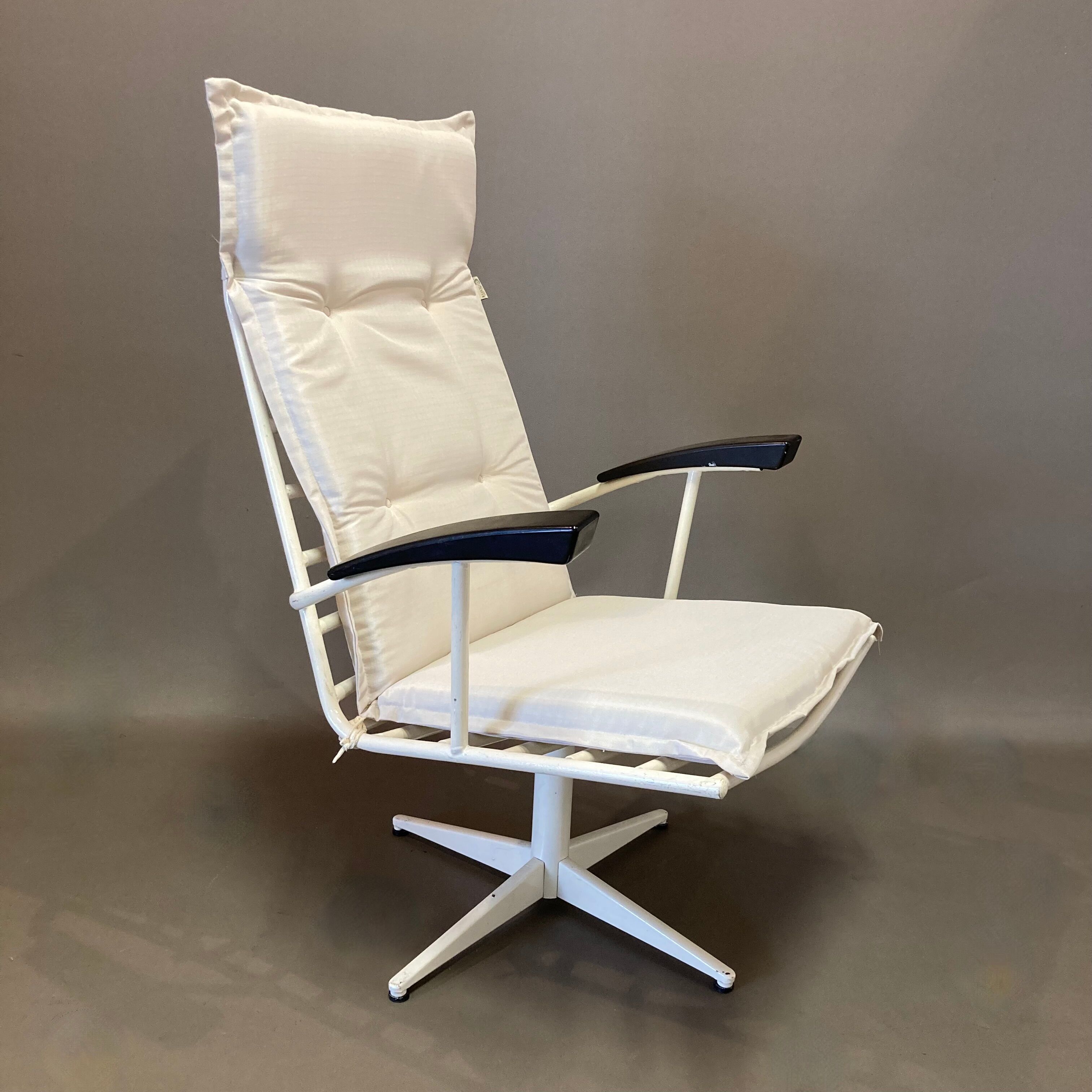 Pair of metal swivel chair and bakelite design 1960