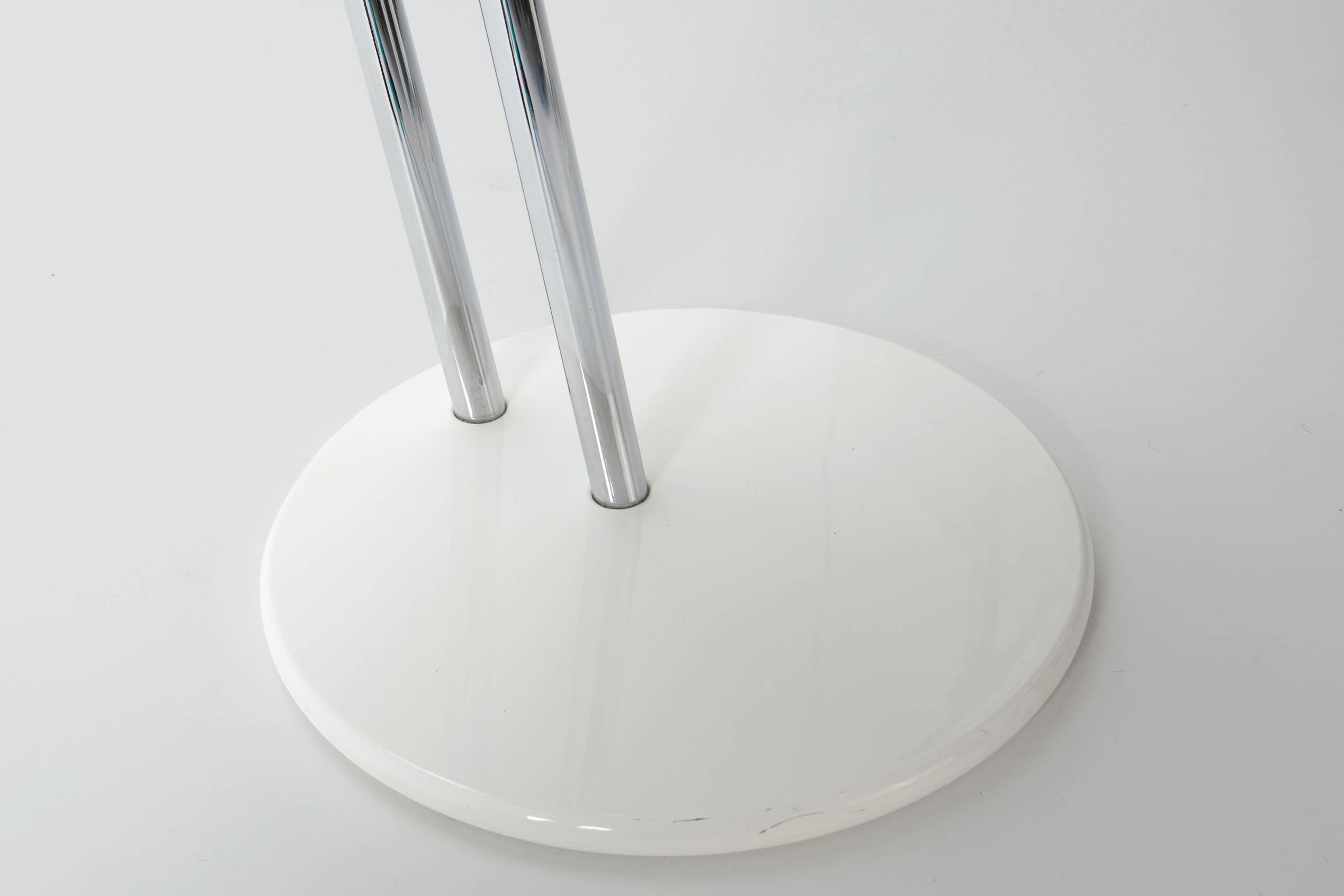 A set of occasional side tables - Eileen Gray