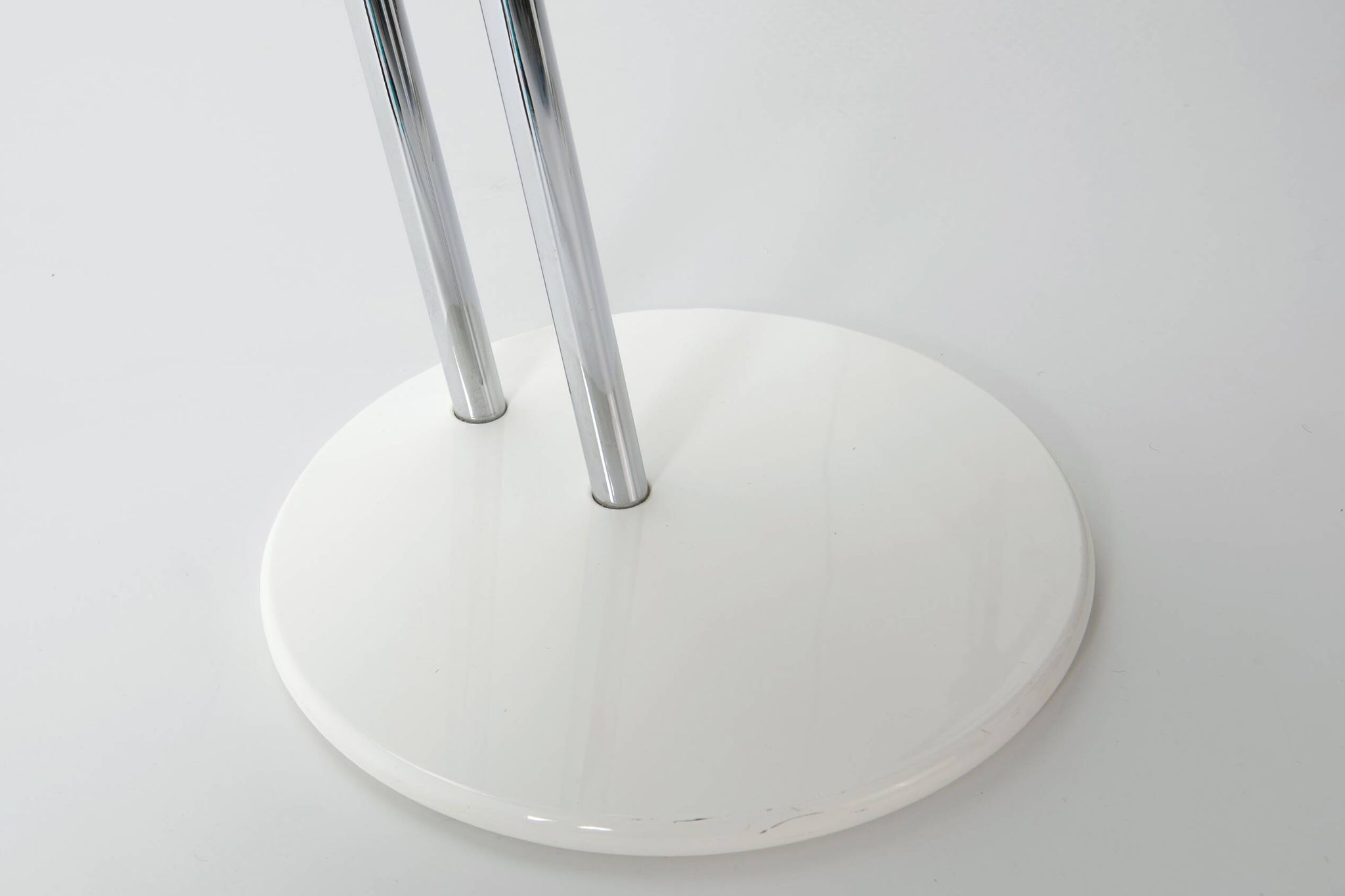 A set of occasional side tables - Eileen Gray
