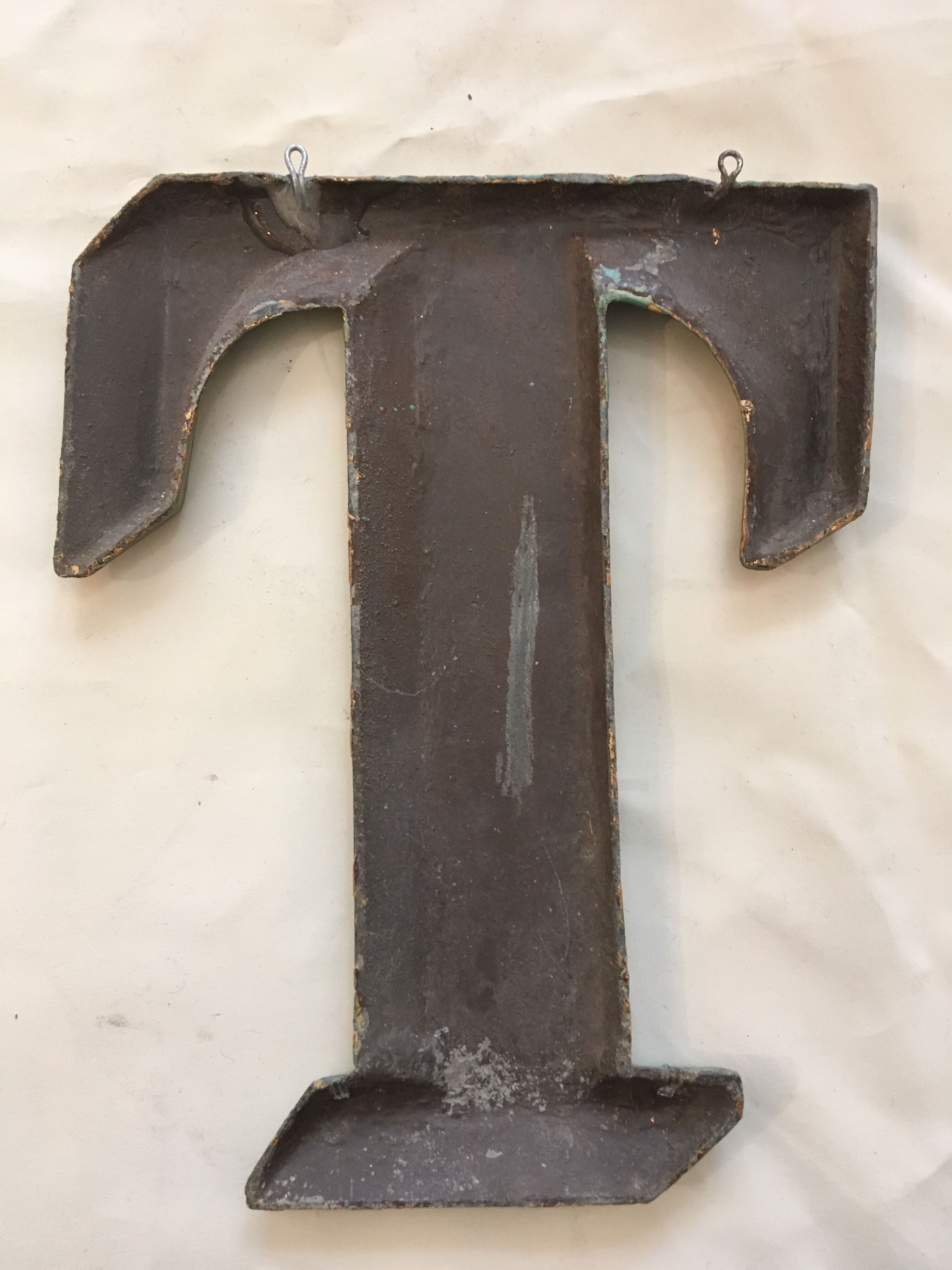 Letter sign early 20th in zinc T
