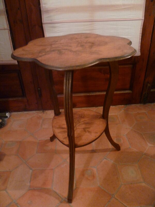 Table gueridon table a the art nouveau en bois decor floral signé gervaise
