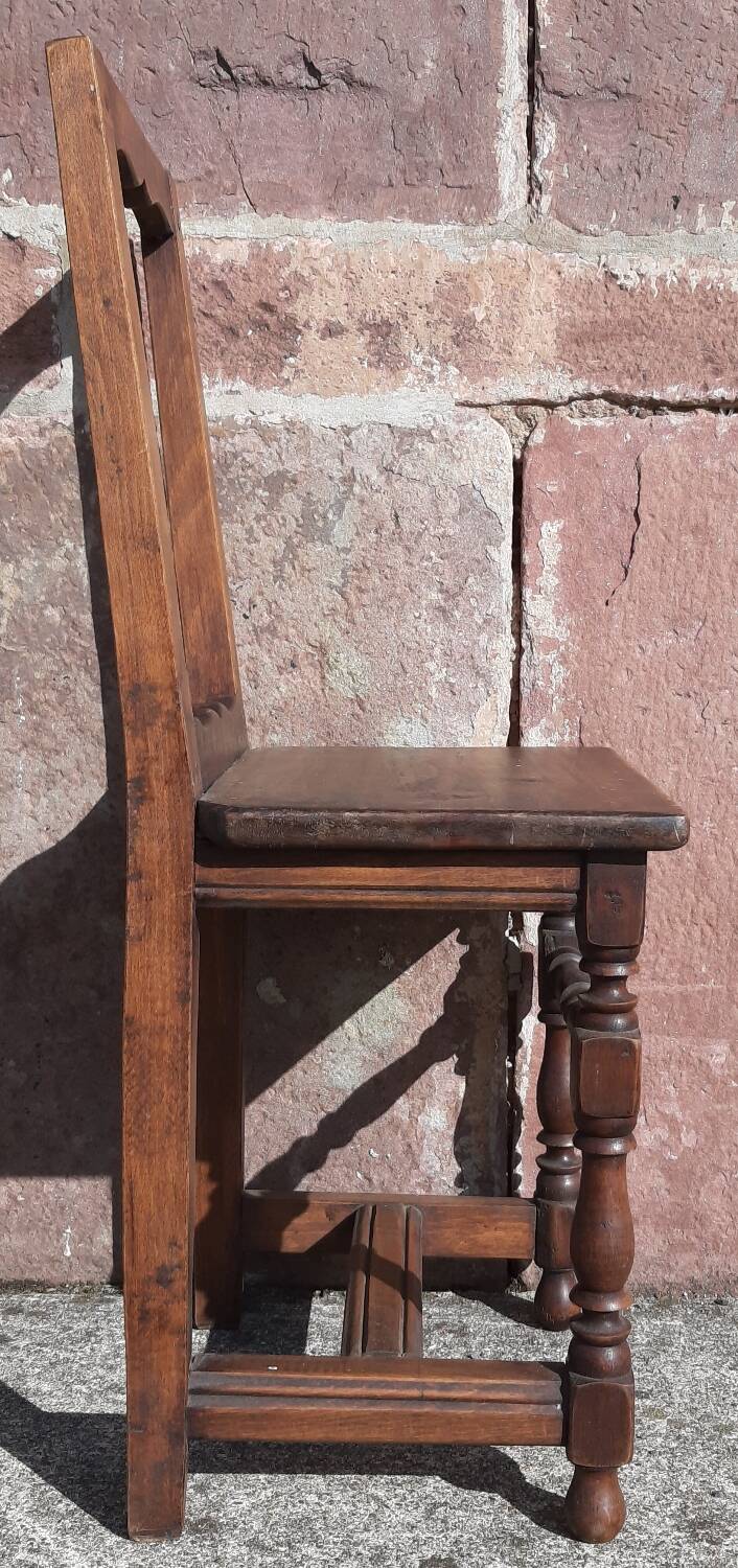 Lorraine chair. (Solid wood, 19th century)