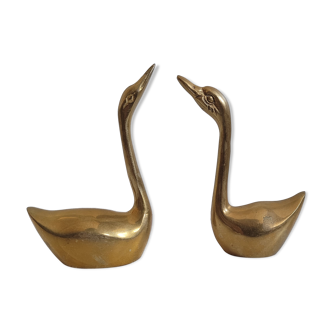 Duo brass swans