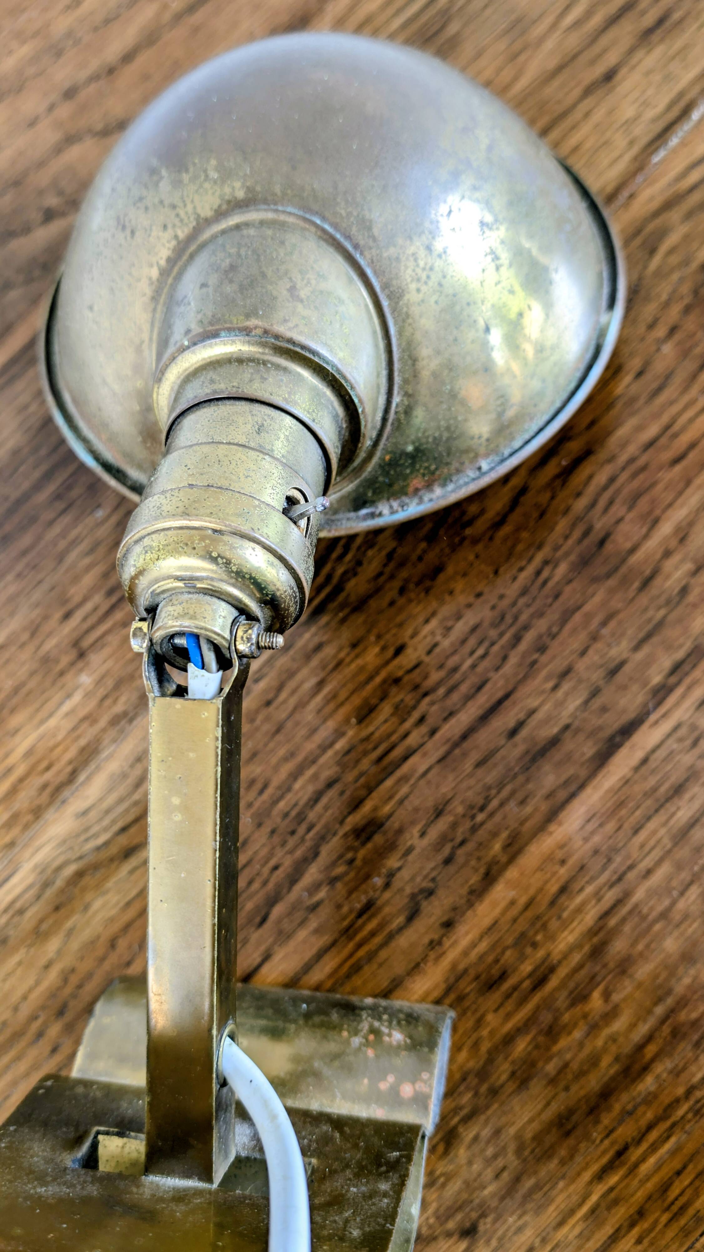 Lampe Adjusto-Lite à pince – métal doré & style industriel