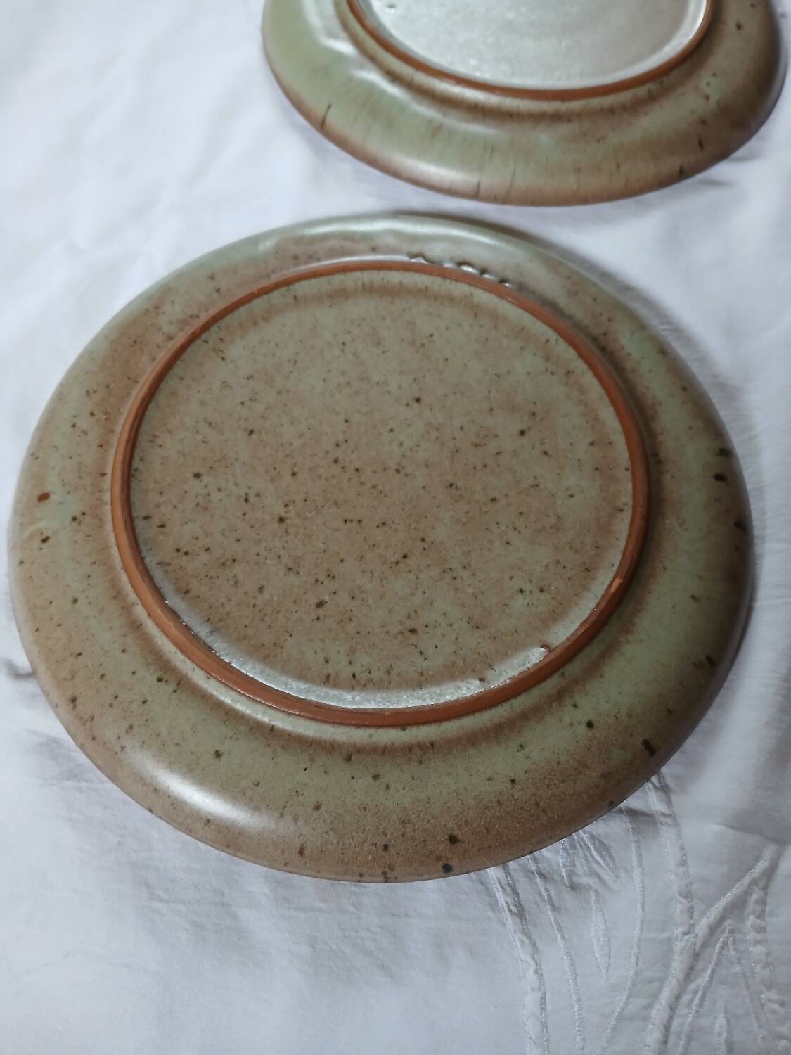 8 flat plates and 1 Vallauris dish