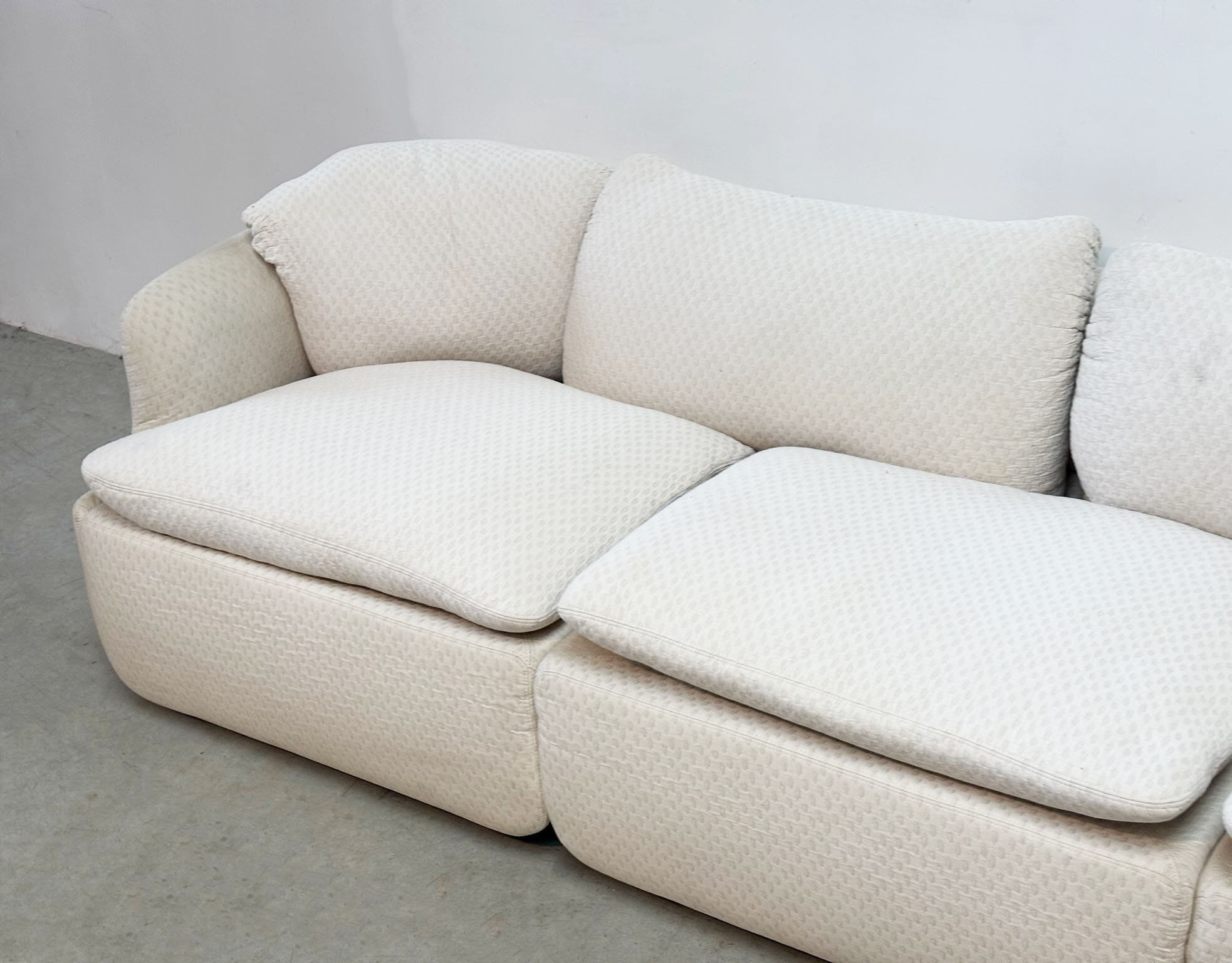 Confidential sofa by Alberto Rosselli for Saporiti