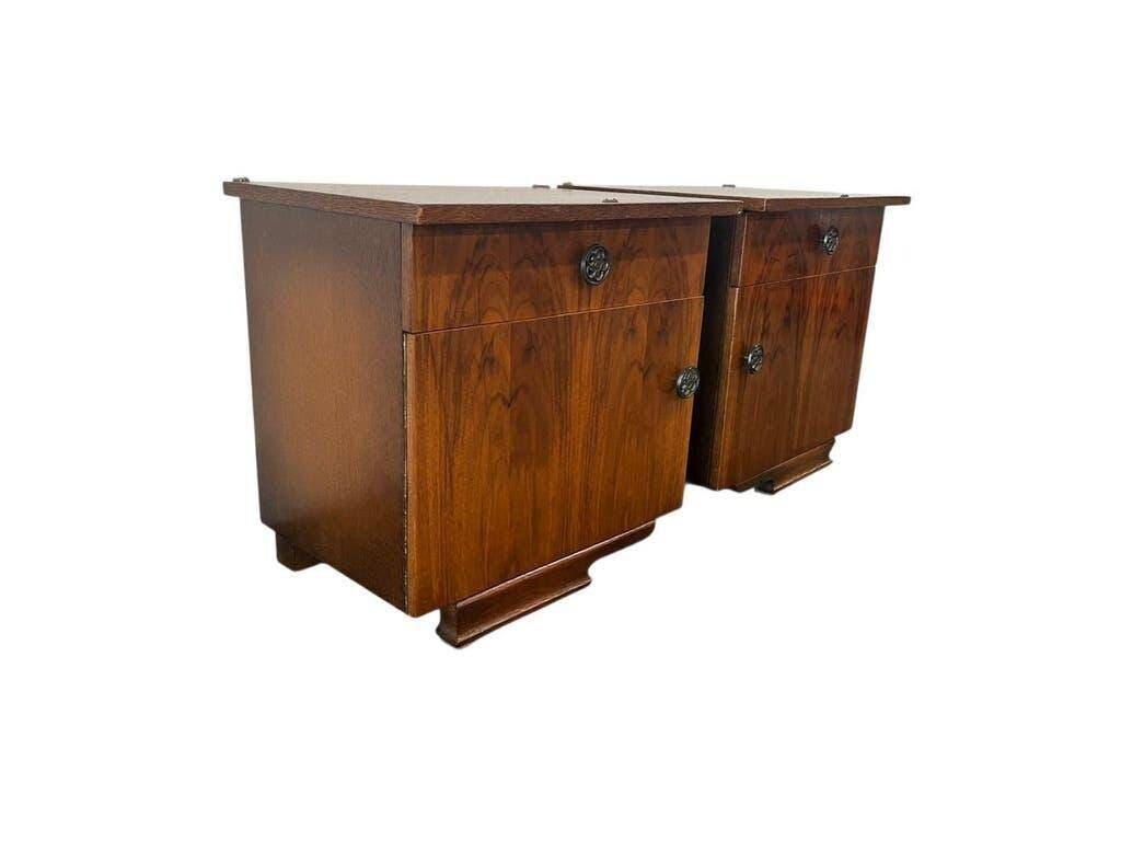 Set of 2 vintage bedside tables / mini cabinets