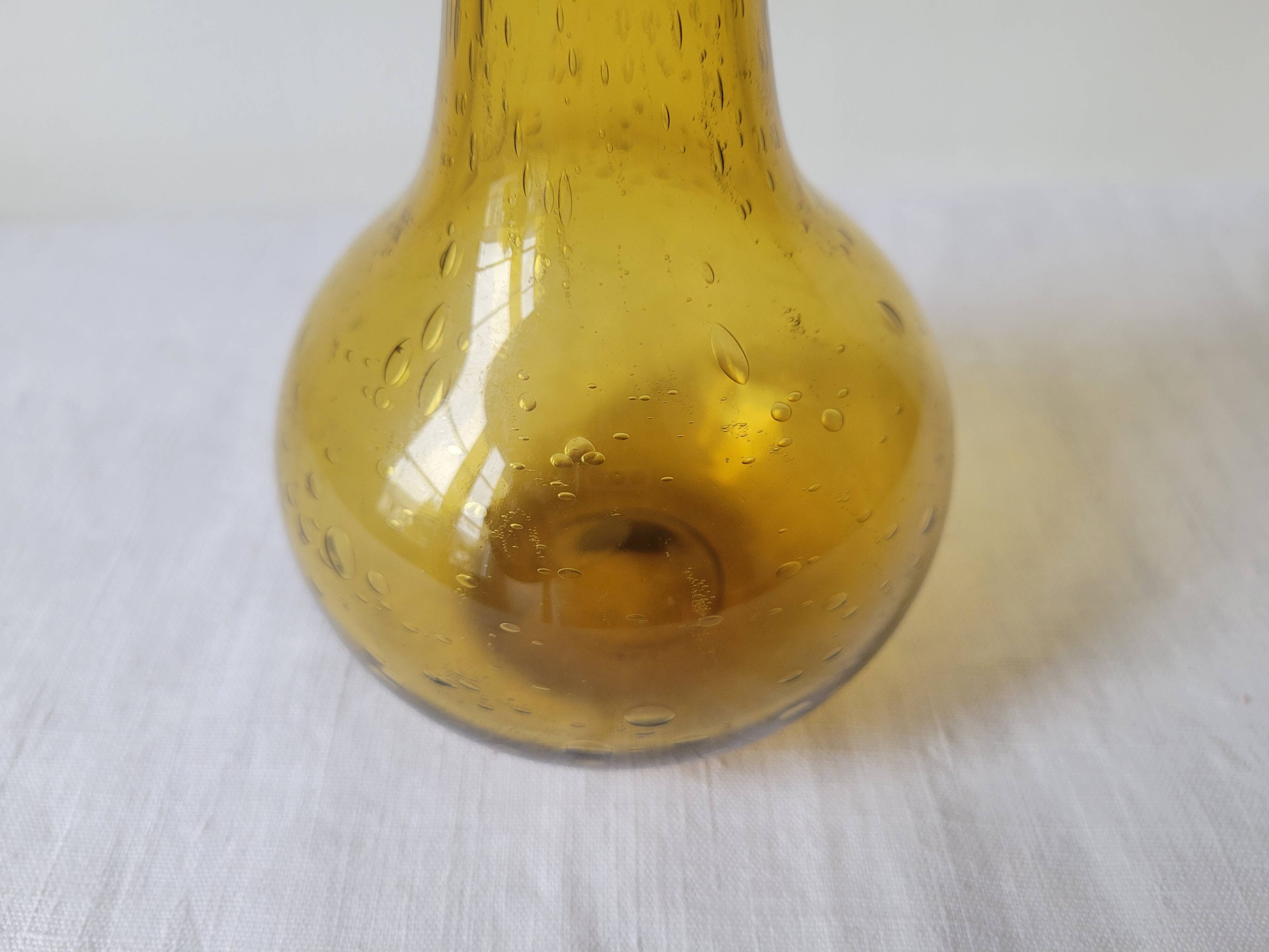 Soliflore vase in amber Biot glass