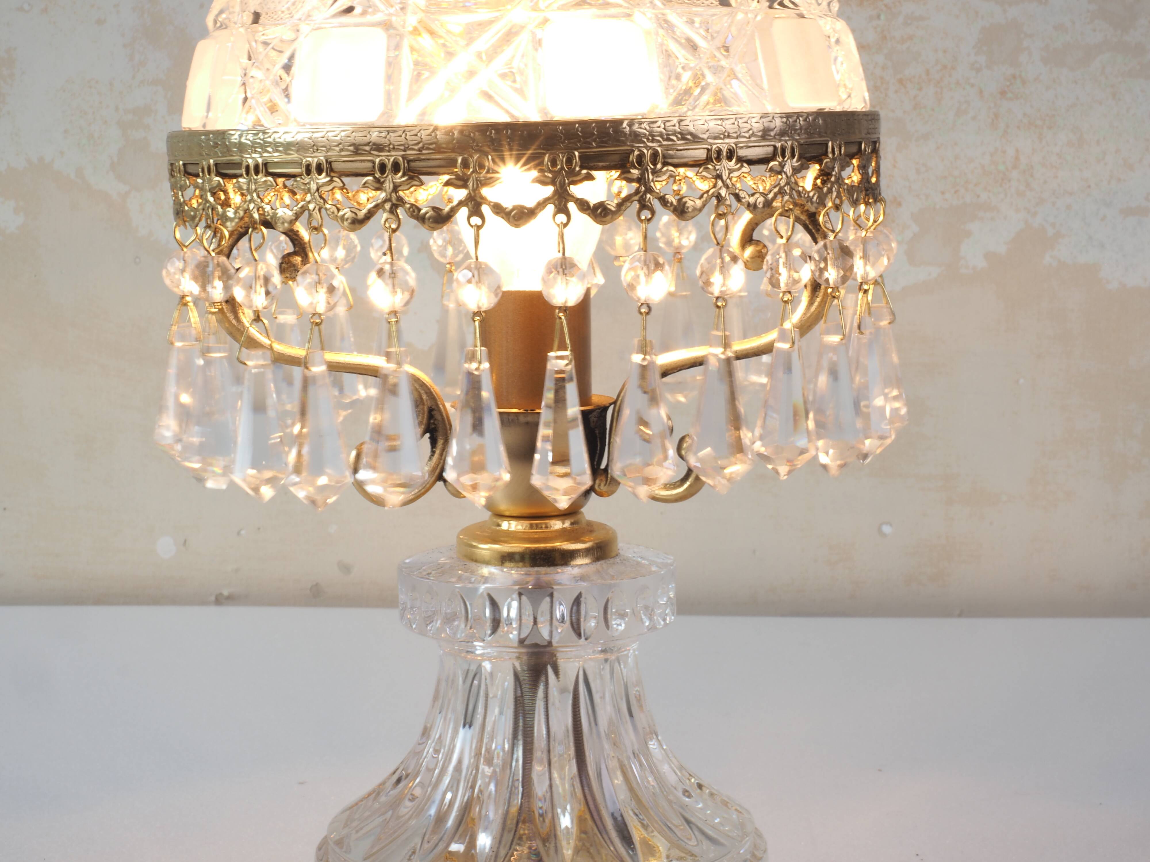 Crystal lamp with tassels
