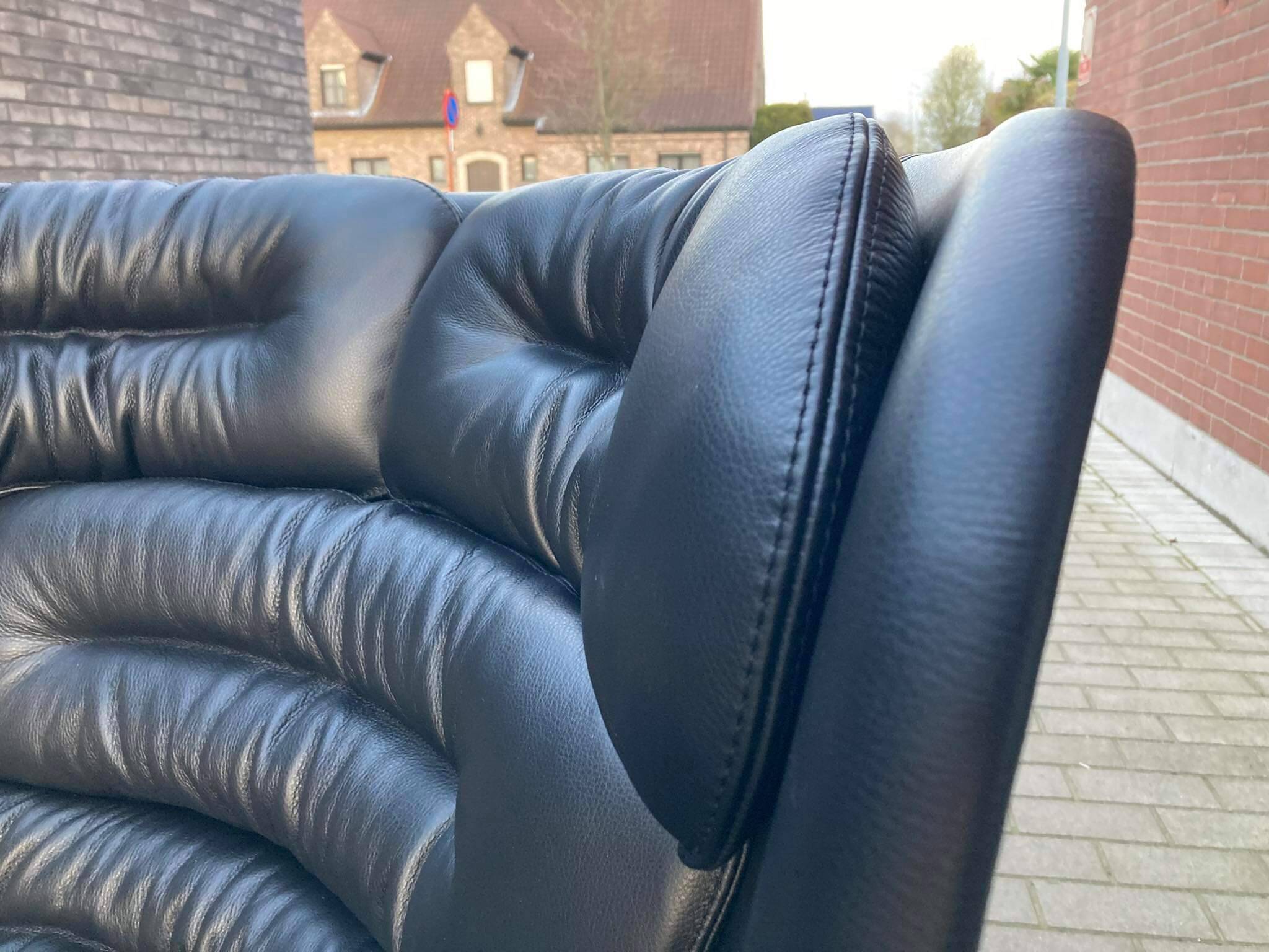 2x Joe Colombo Elda LONGHI Chair Black leather, White fiberglass