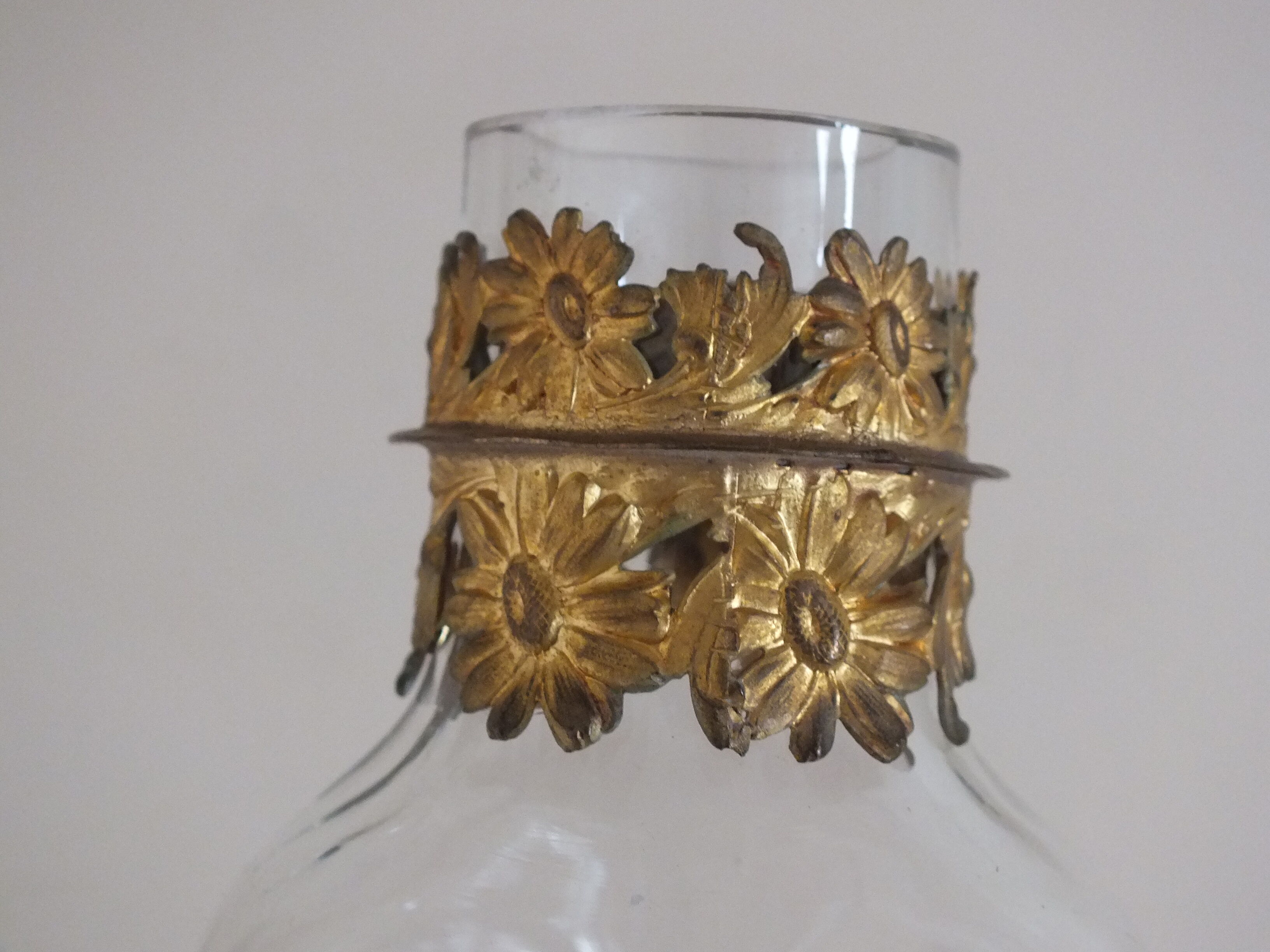 Charming little bulb vase 1900 gilded brass frame