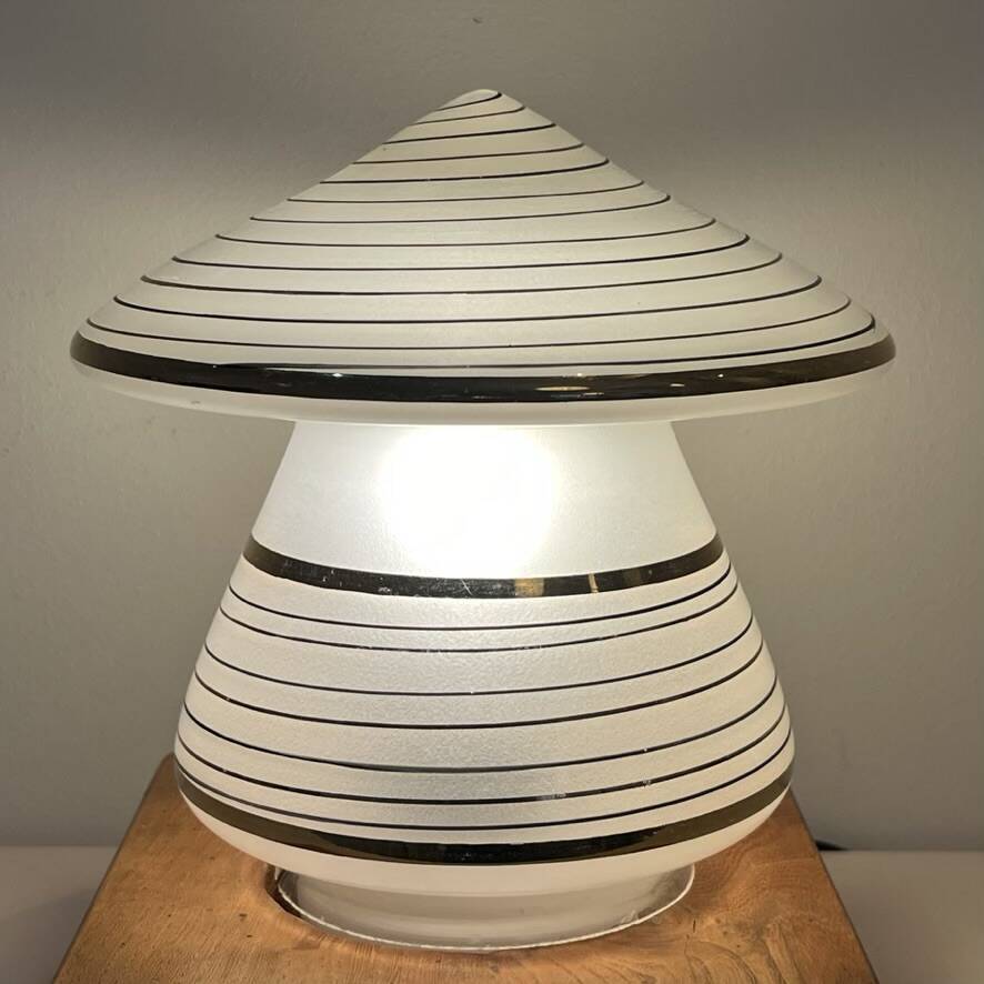 Vintage mushroom-shaped table lamp in Murano glass with wooden base