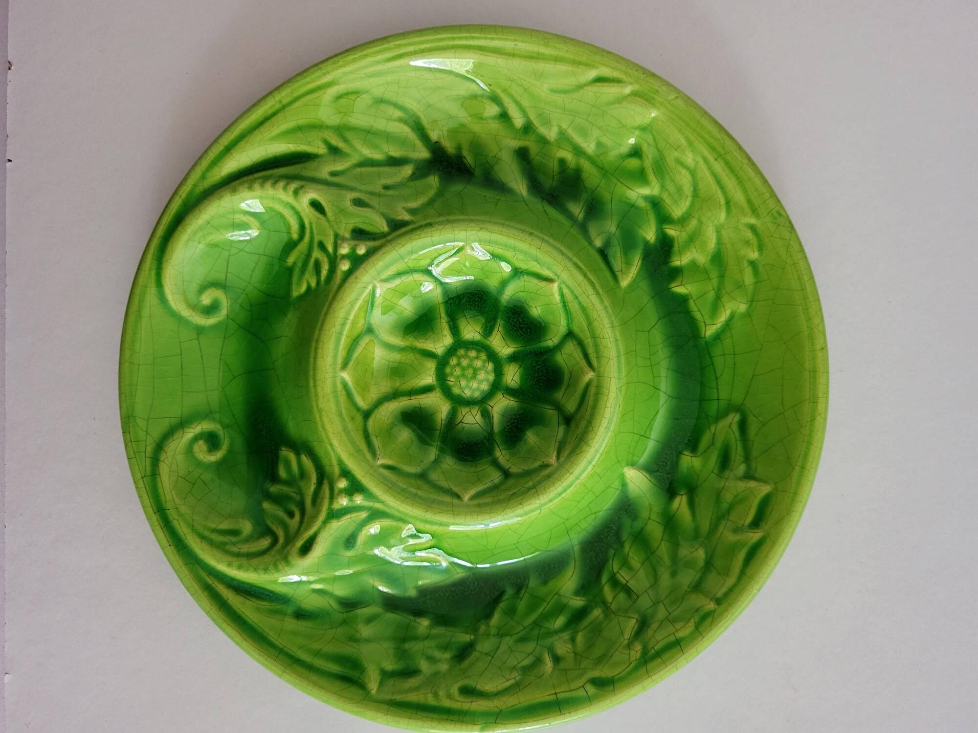 Artichoke and dish plates