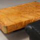 Table basse en loupe et laiton