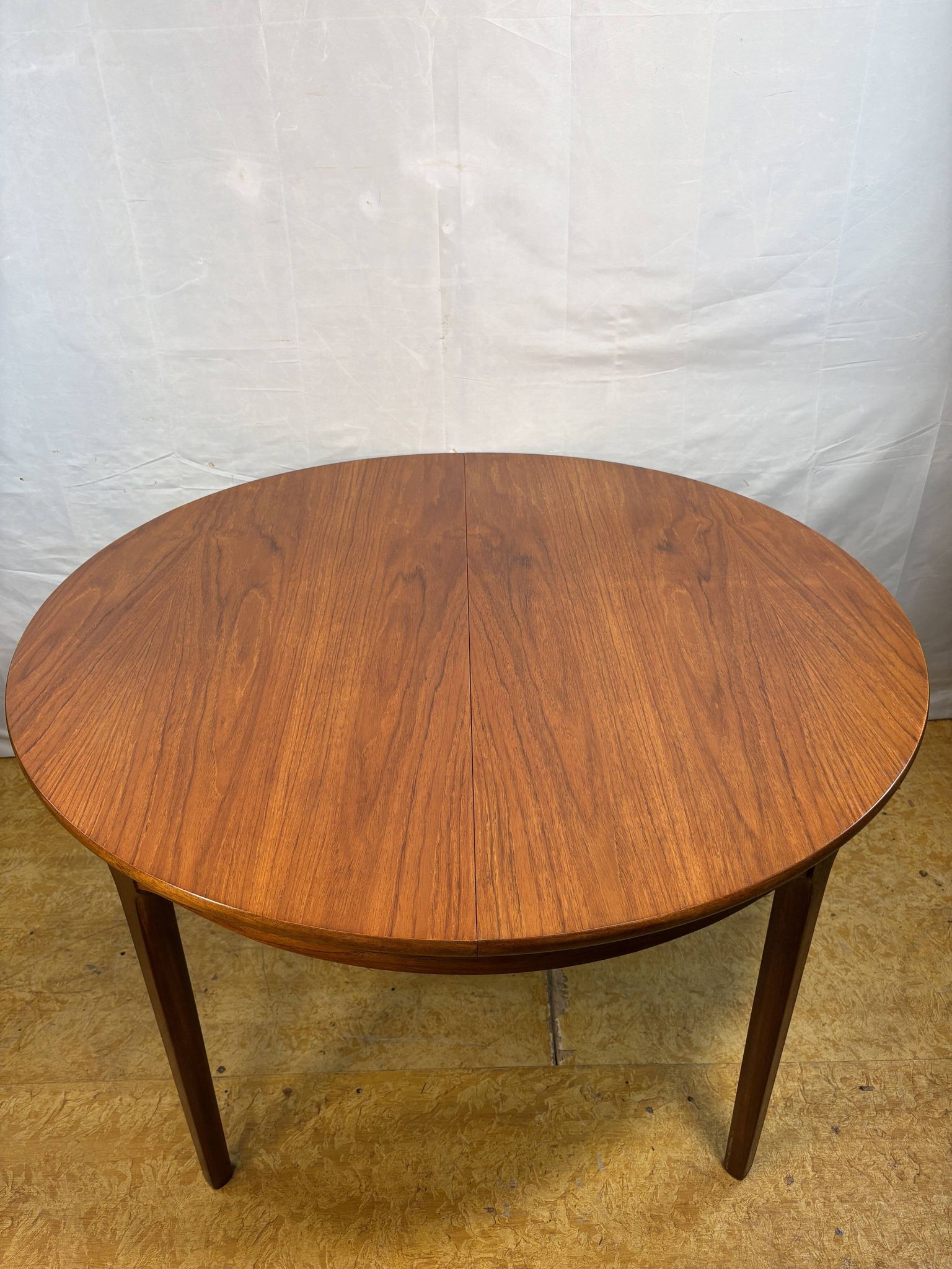 Table à manger ronde extensible en teck rétro des années 1960-1970 par Nathan