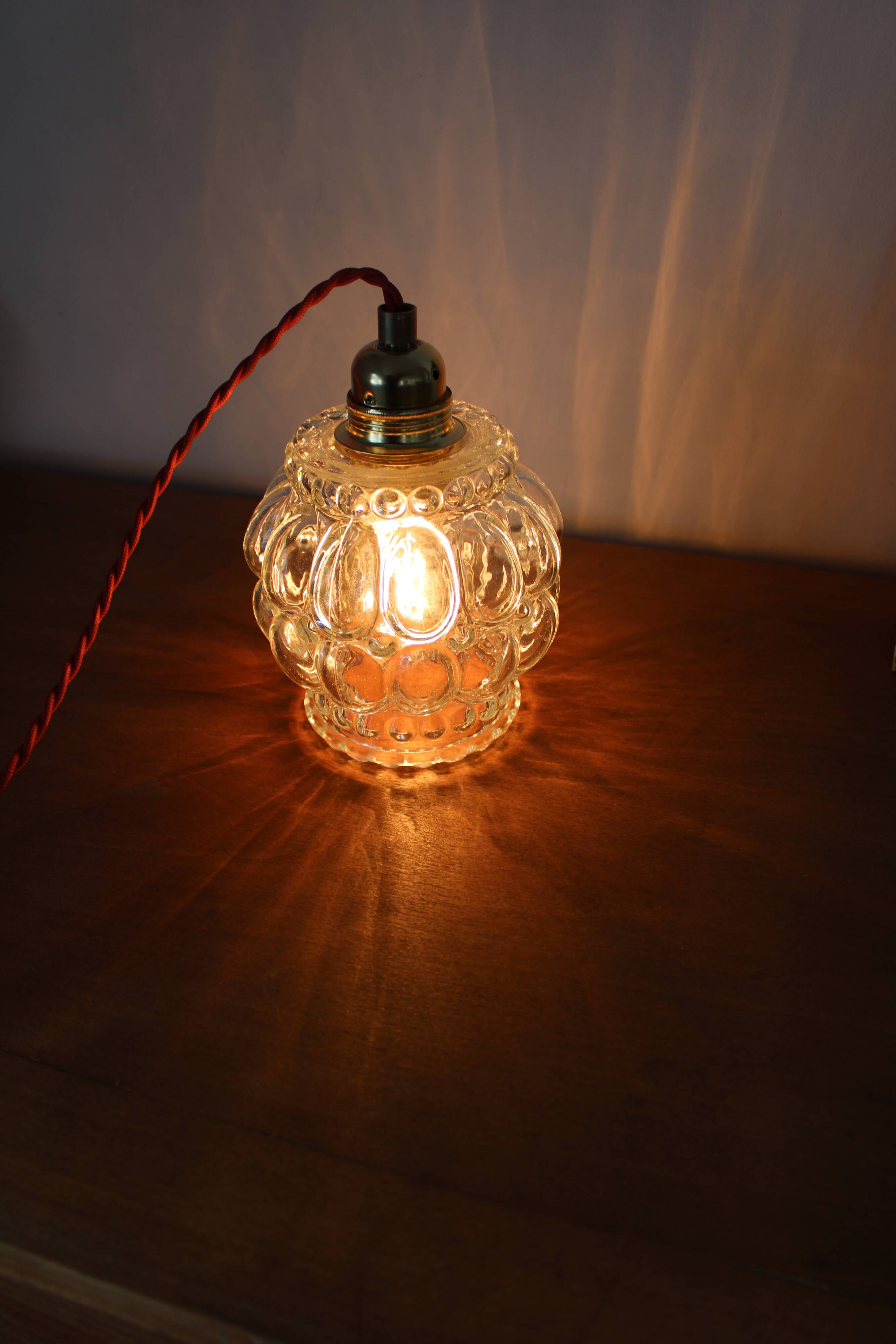 Moulded glass hanging lamp