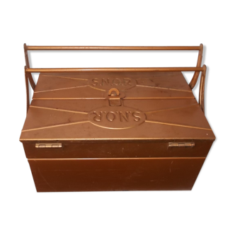 S.n.o r toolbox made of brown metal