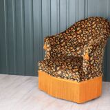 Velvet toad chair
