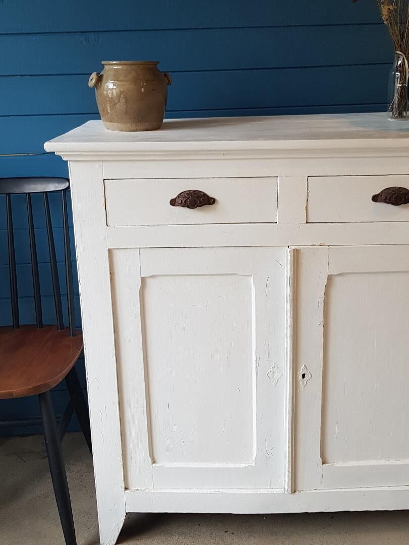 Former parisian buffet white