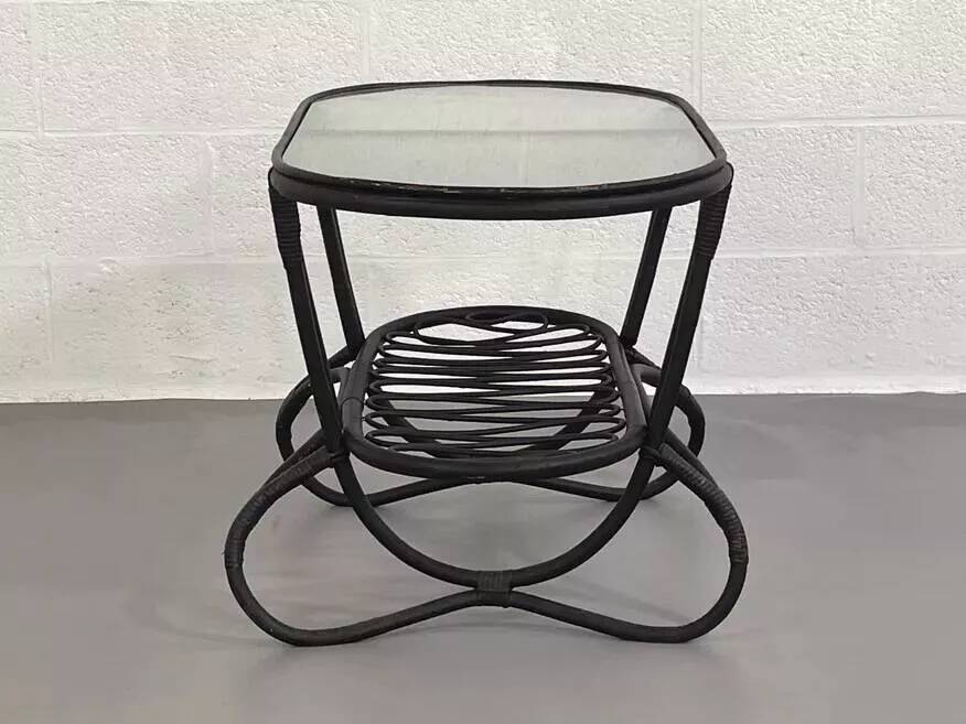 Table basse ovale années 60 en rotin et verre